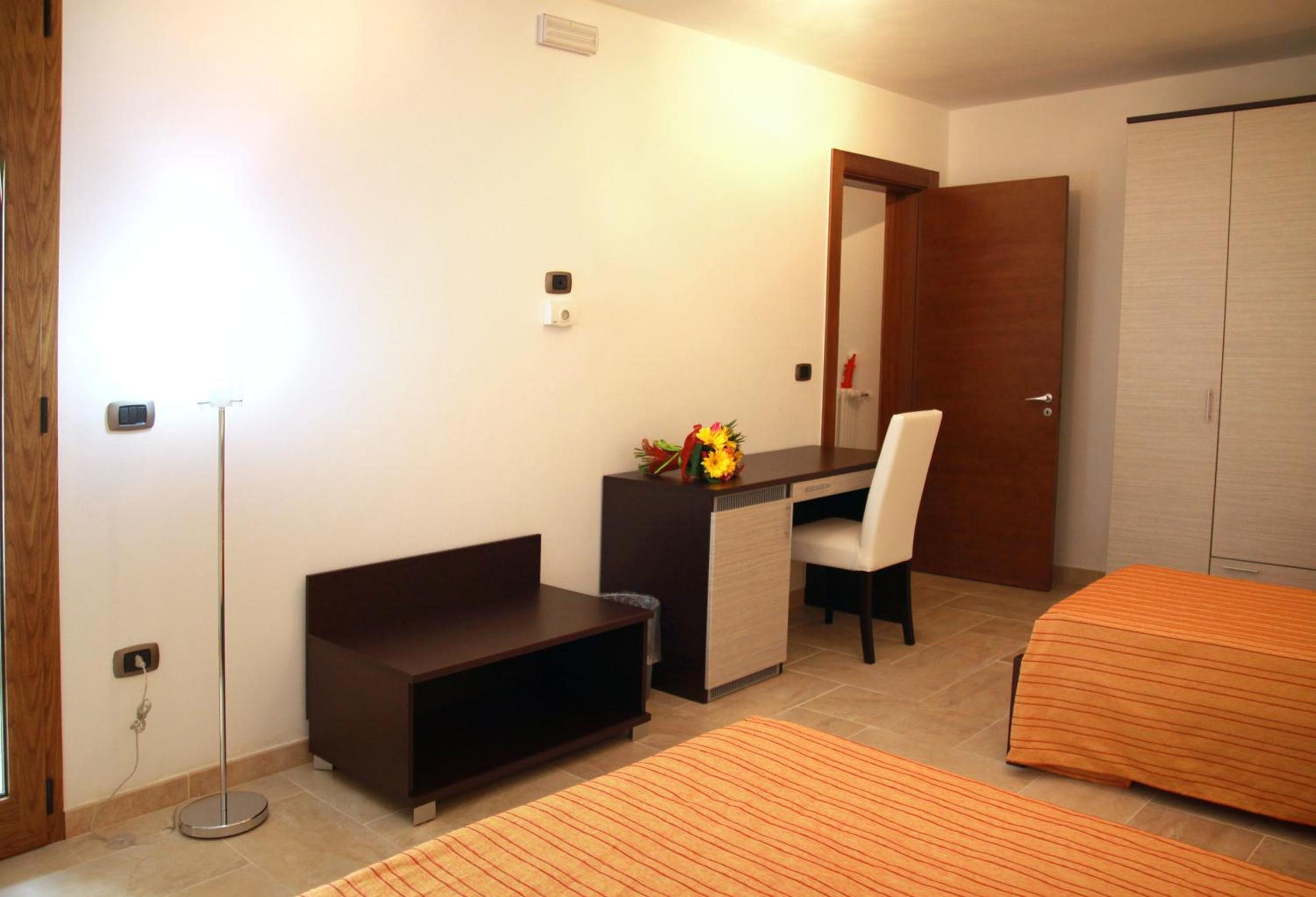 Double or Twin Room photo 3