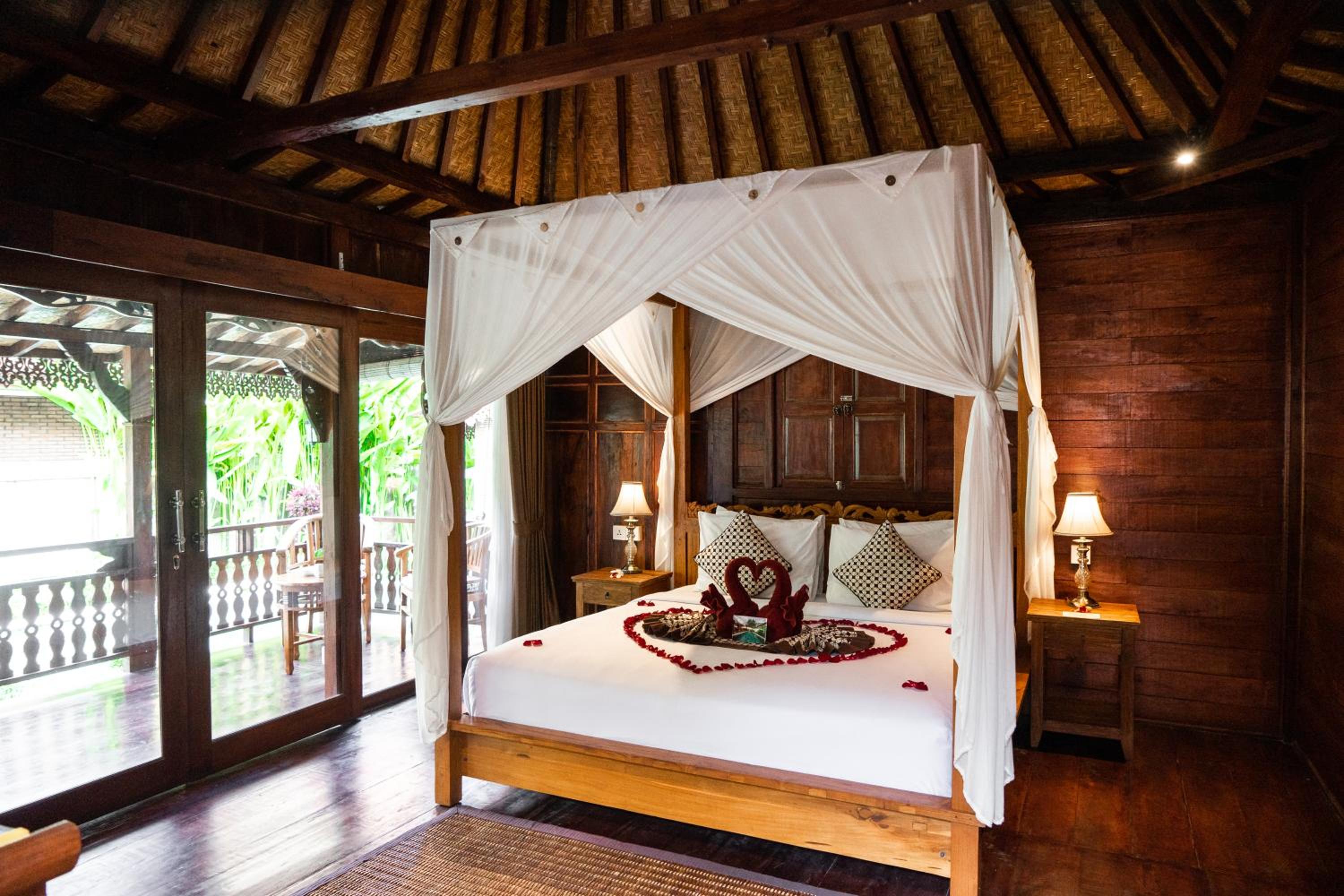 Unique Joglo Villa with Pool View with Daily Afternoon Tea  - Photo 1