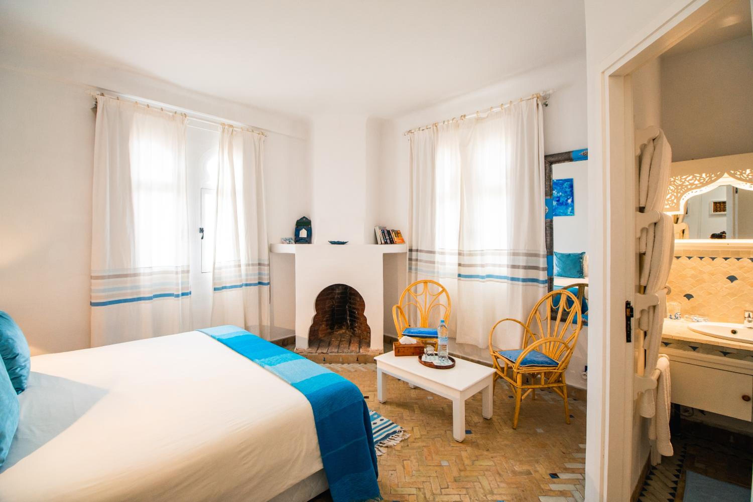 Superior Double or Twin Room - Photo 11