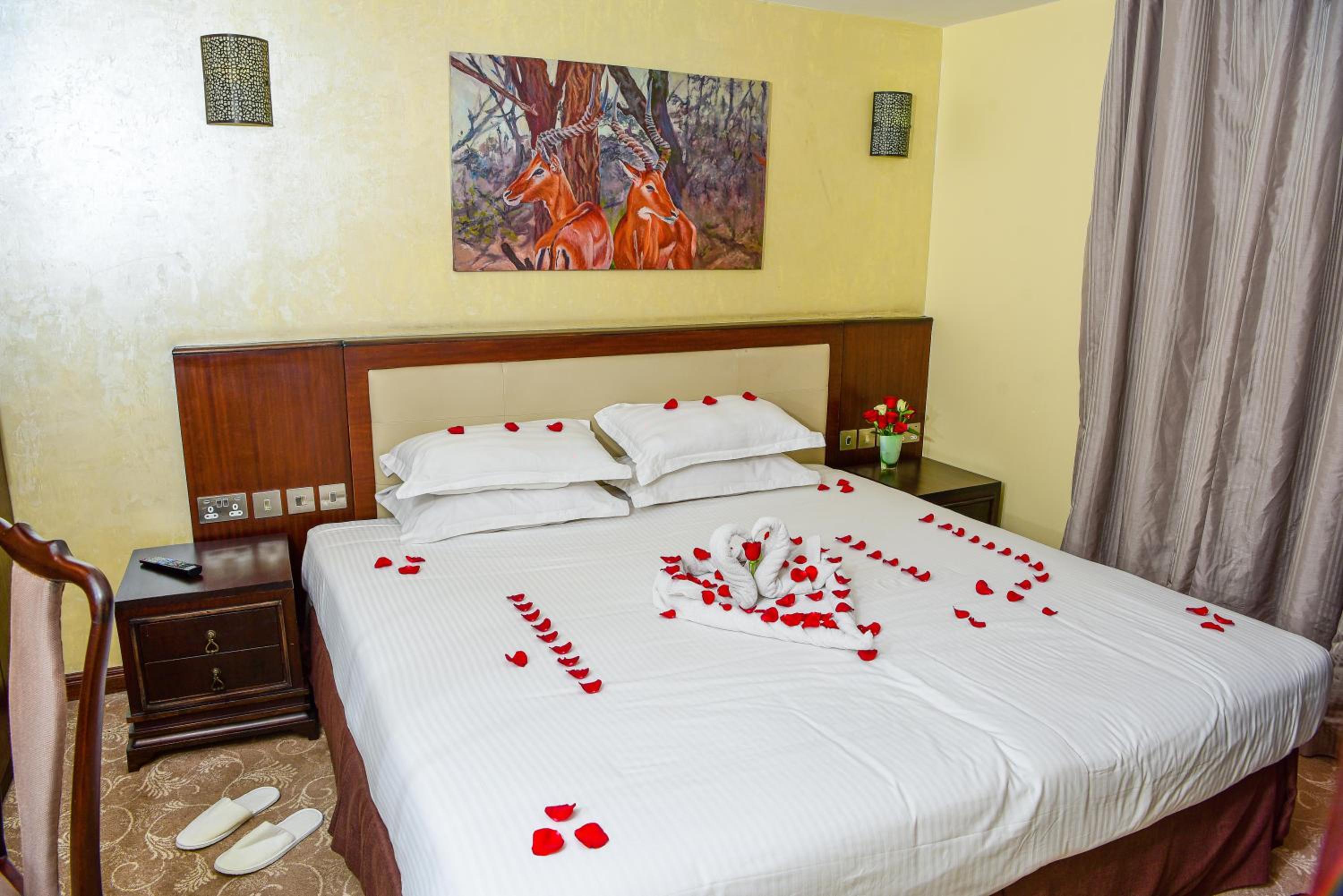 Suite with Balcony - Photo 2