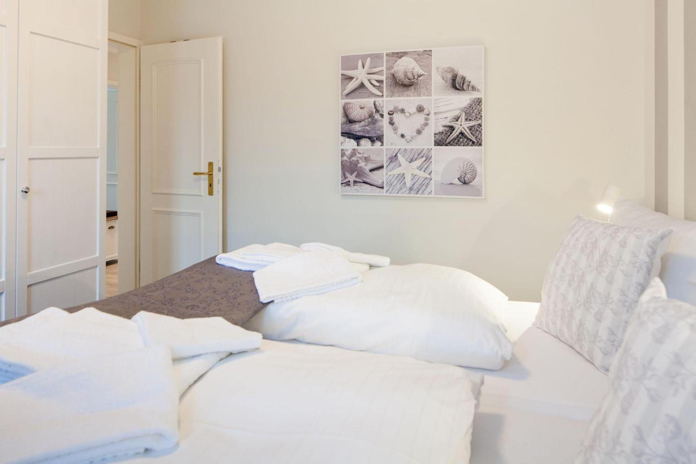 Apartment with Terrace photo 2