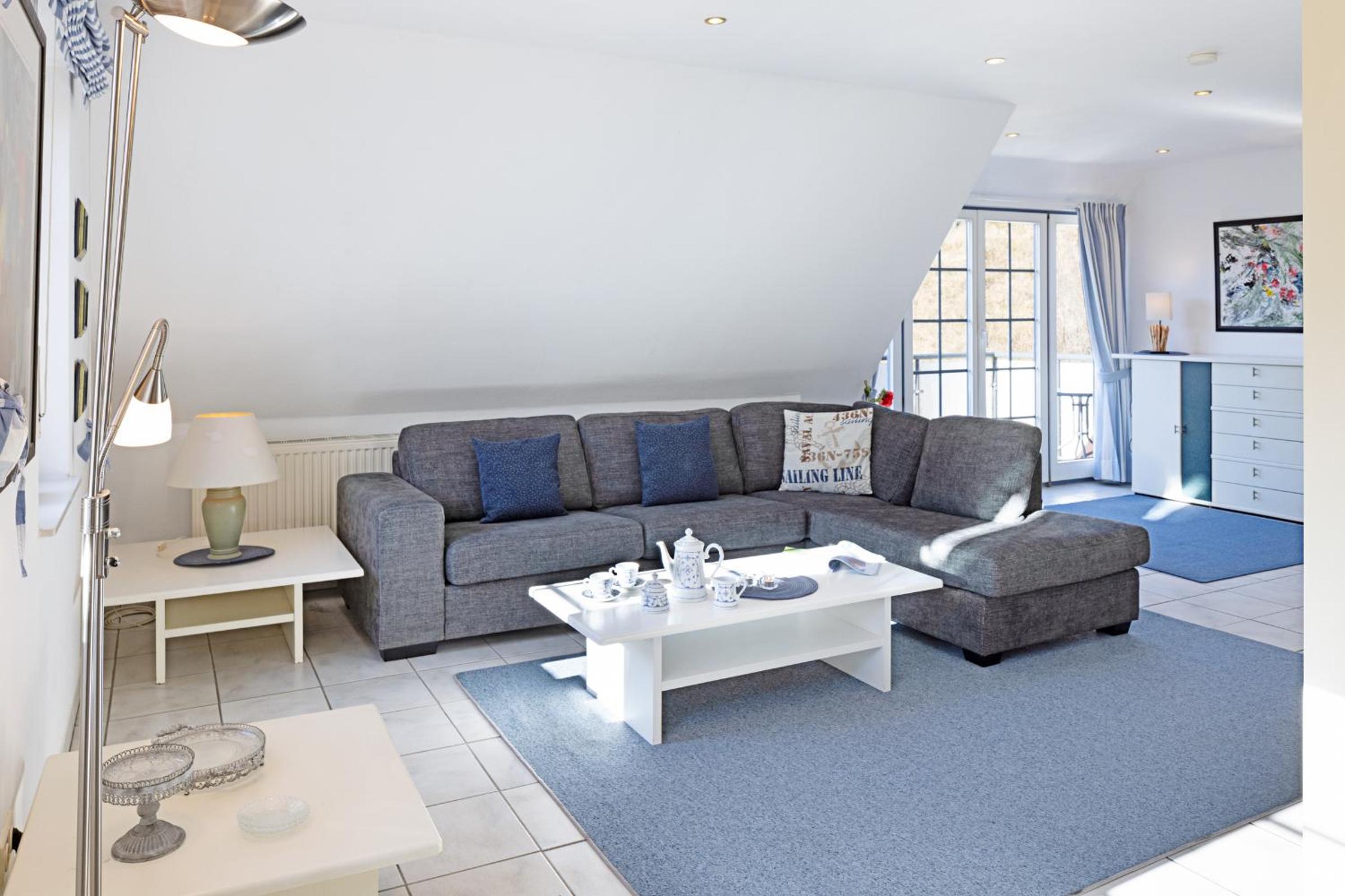 Apartment with Balcony photo 1