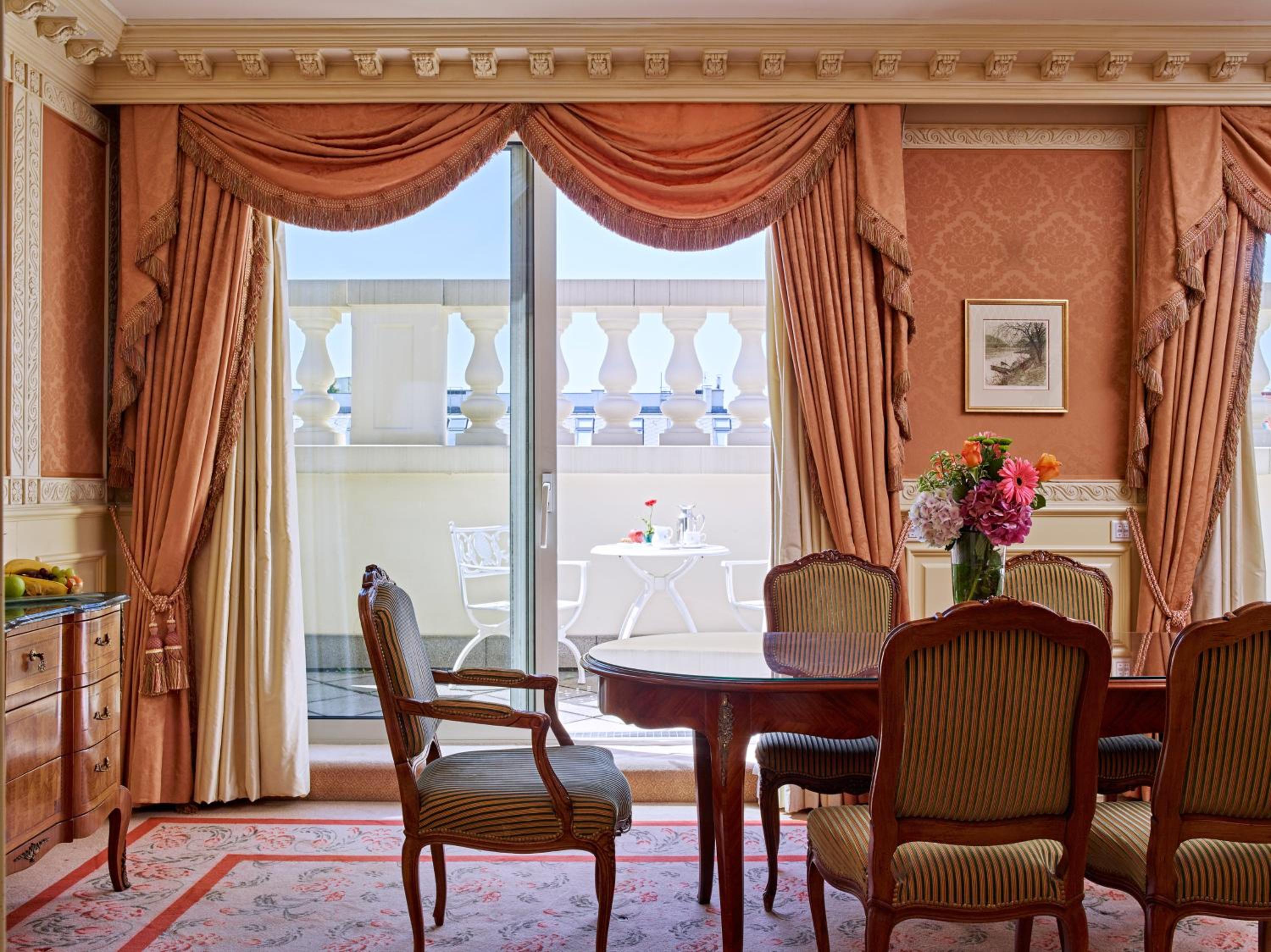 One-Bedroom Suite with Terrace photo 3