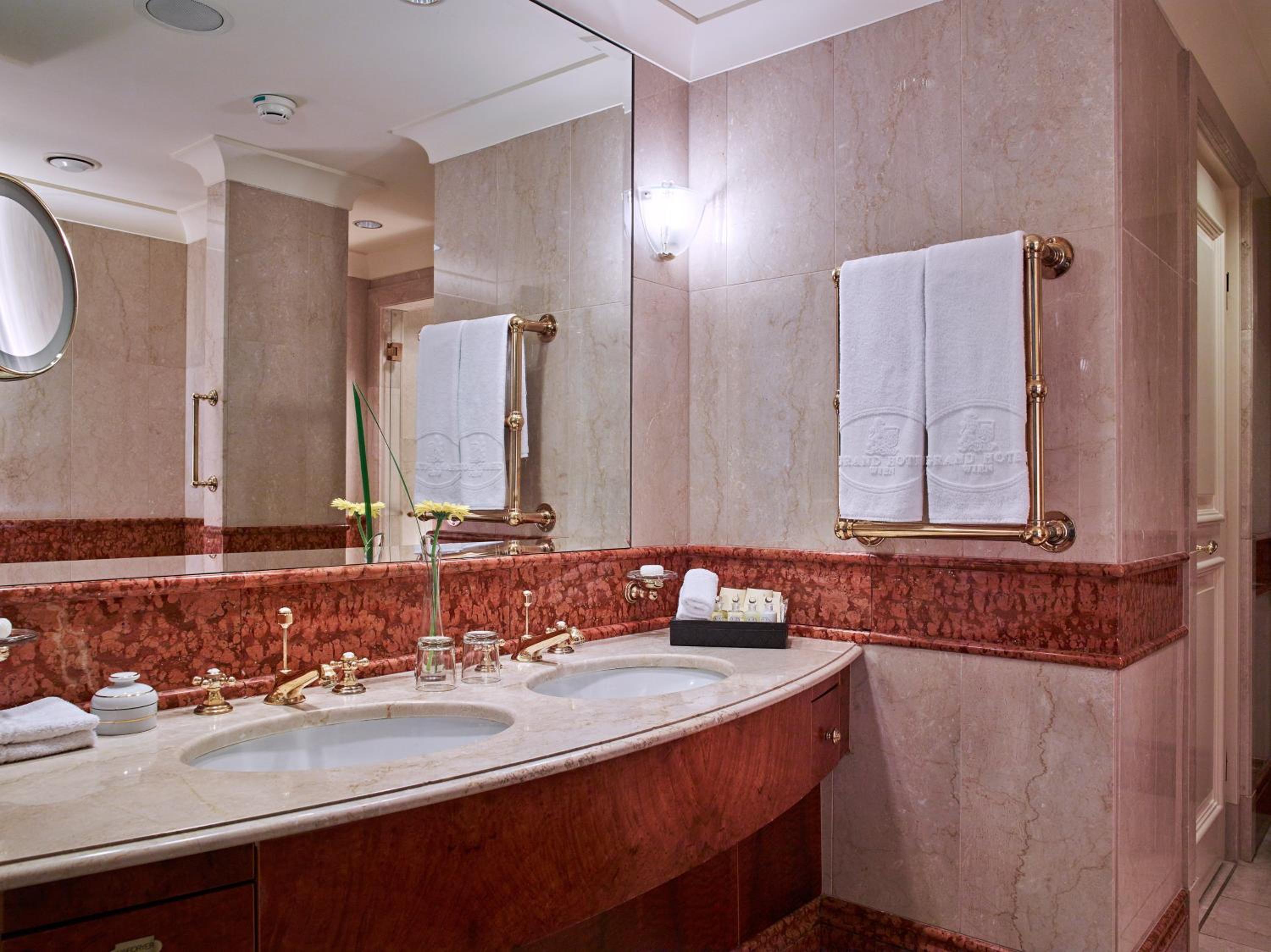 Premium Room - Photo 9