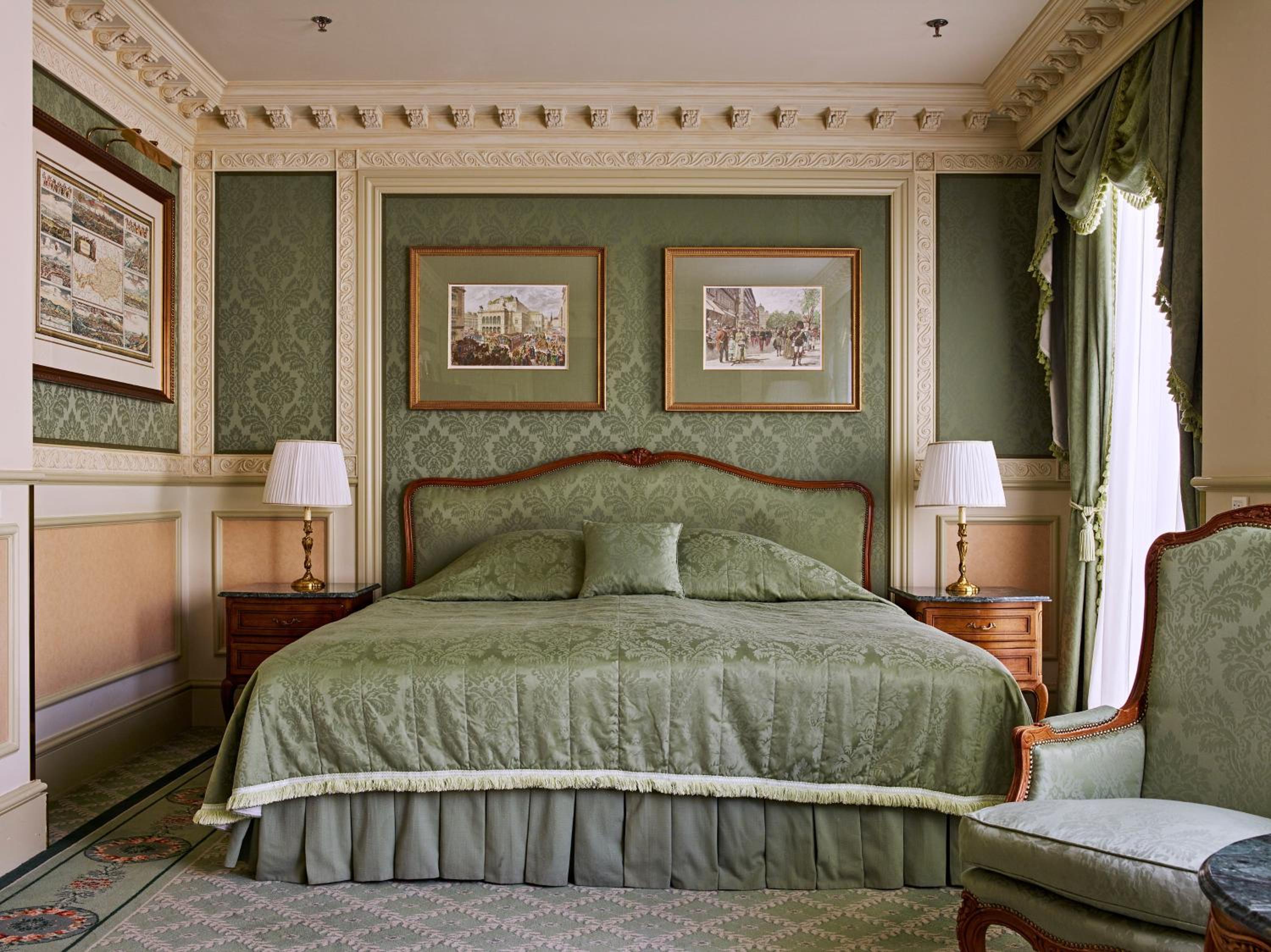 Grand King Room with City View