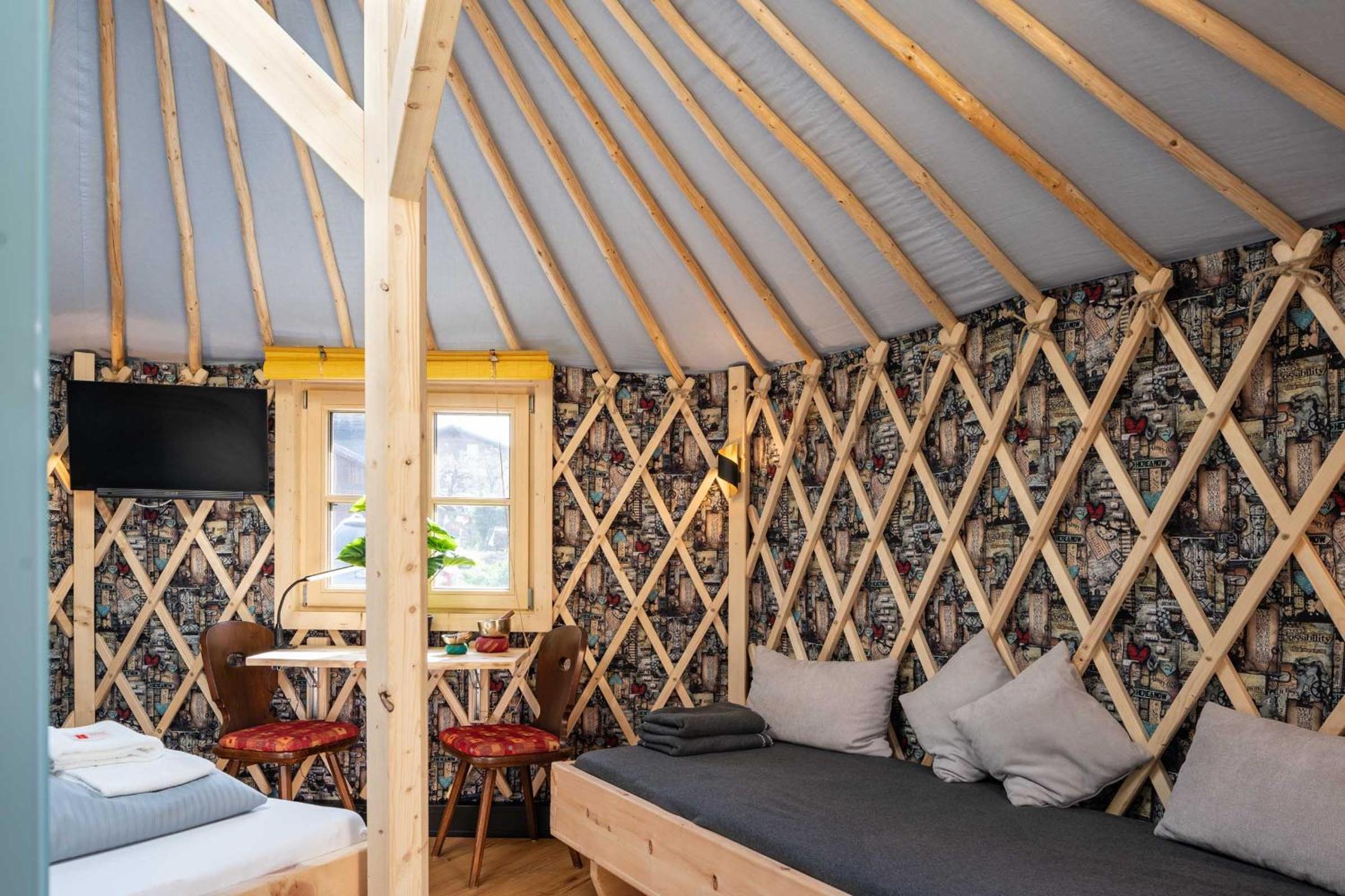 Yurt photo 3