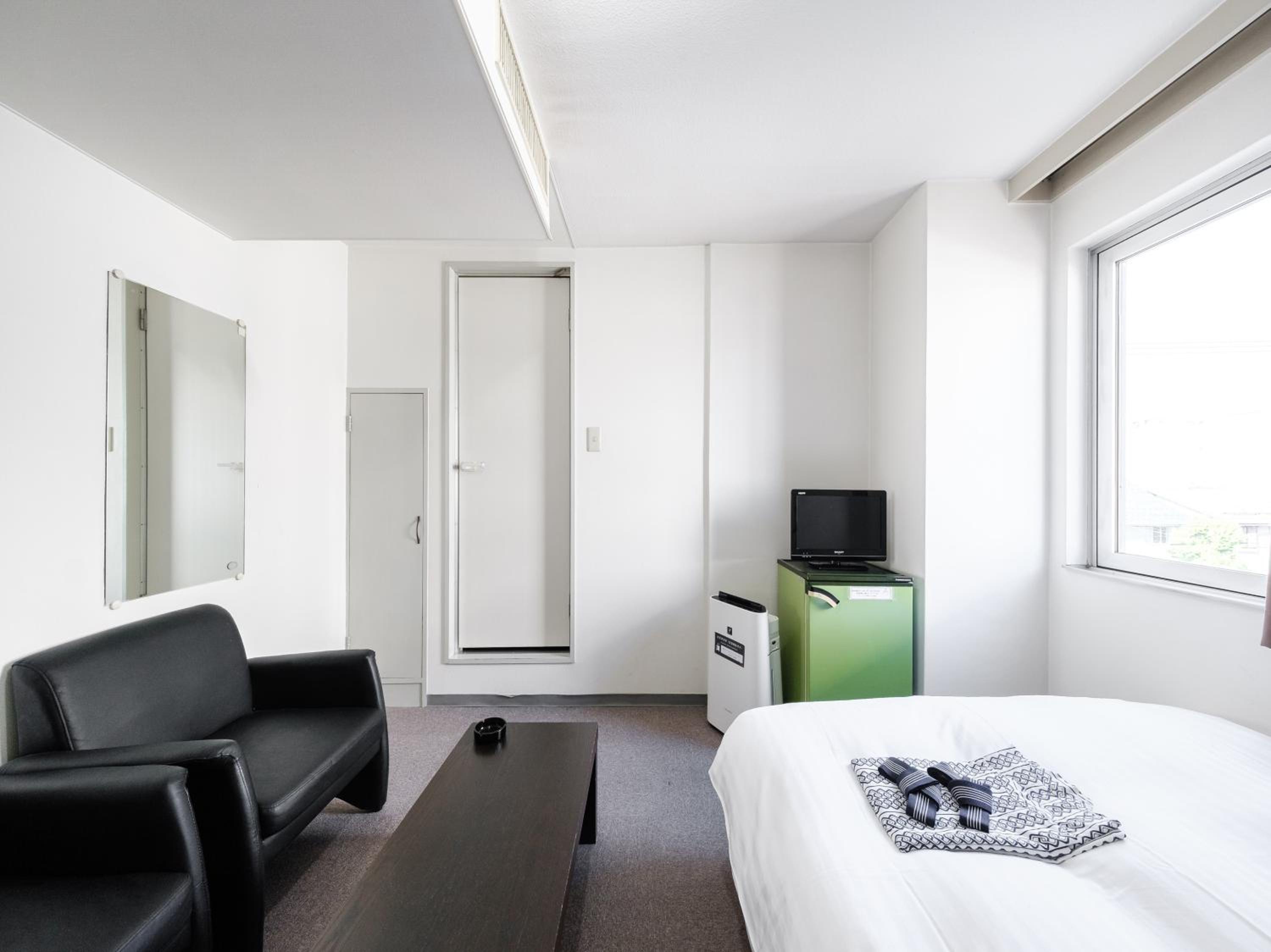 Double Room - Non-Smoking  - Photo 3