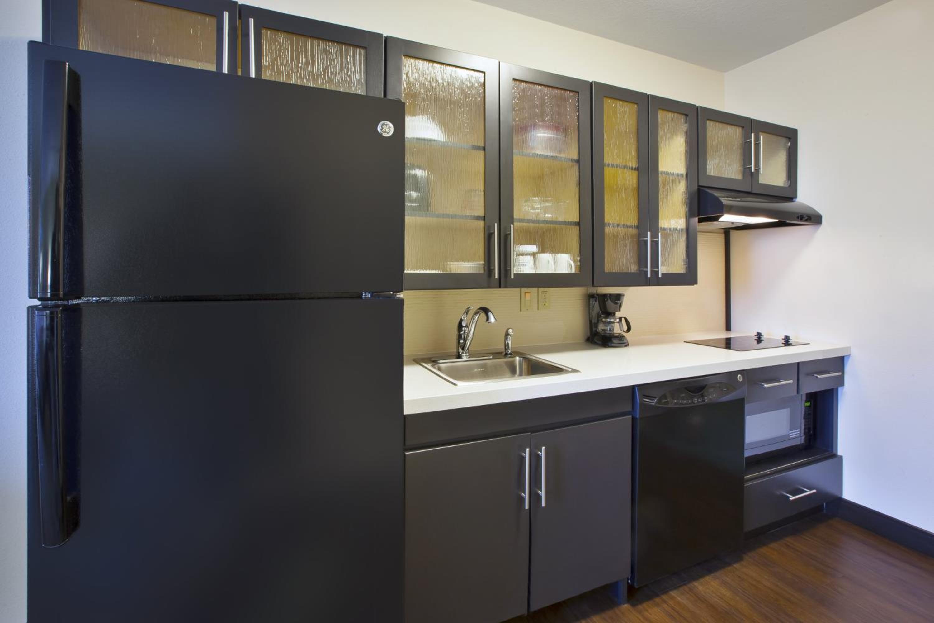 Queen Studio Suite photo 2