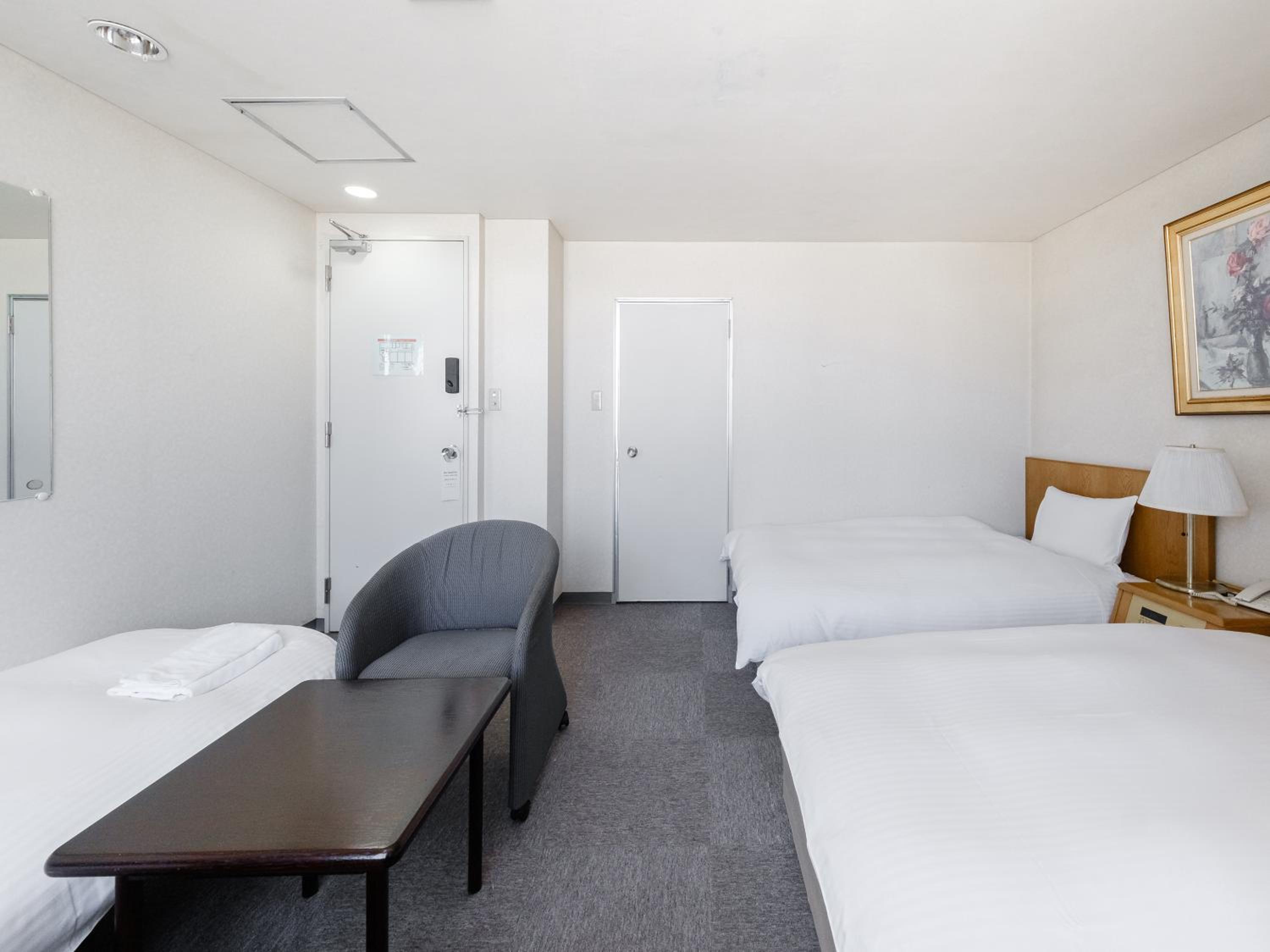 Triple Room - Smoking - Photo 1