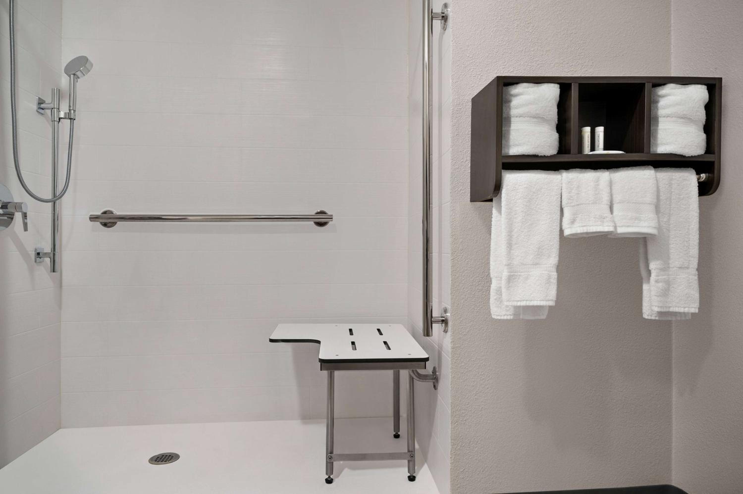 Double Room - Disability Access - Photo 8