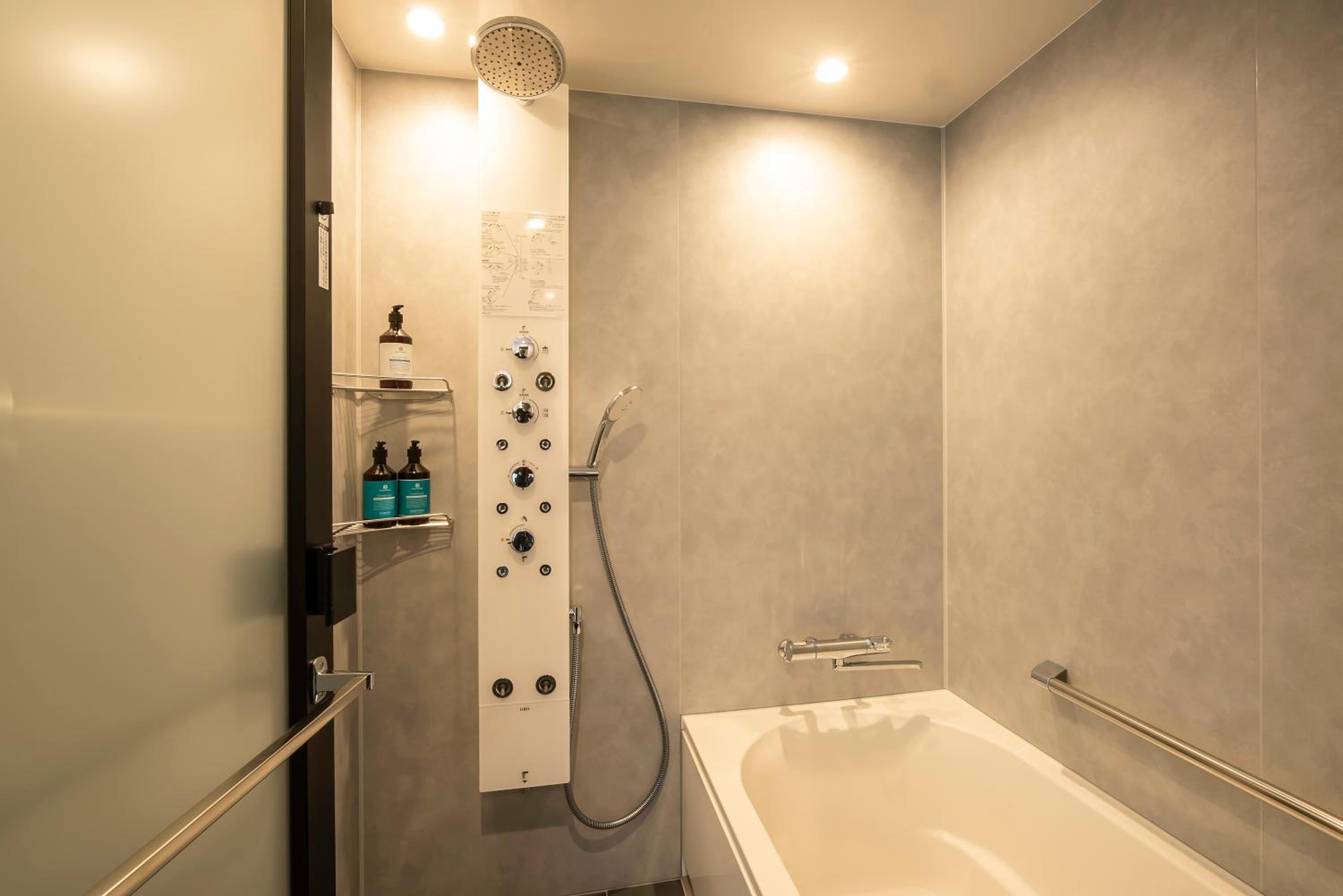 Late Check In 19:00 - Check Out 10:00 - Standard Twin Room B with Complimentary Light Breakfast - Photo 6