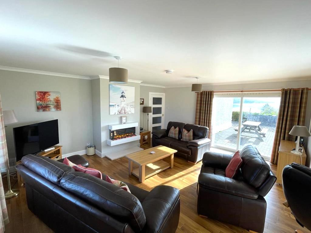 Three-Bedroom House photo 1