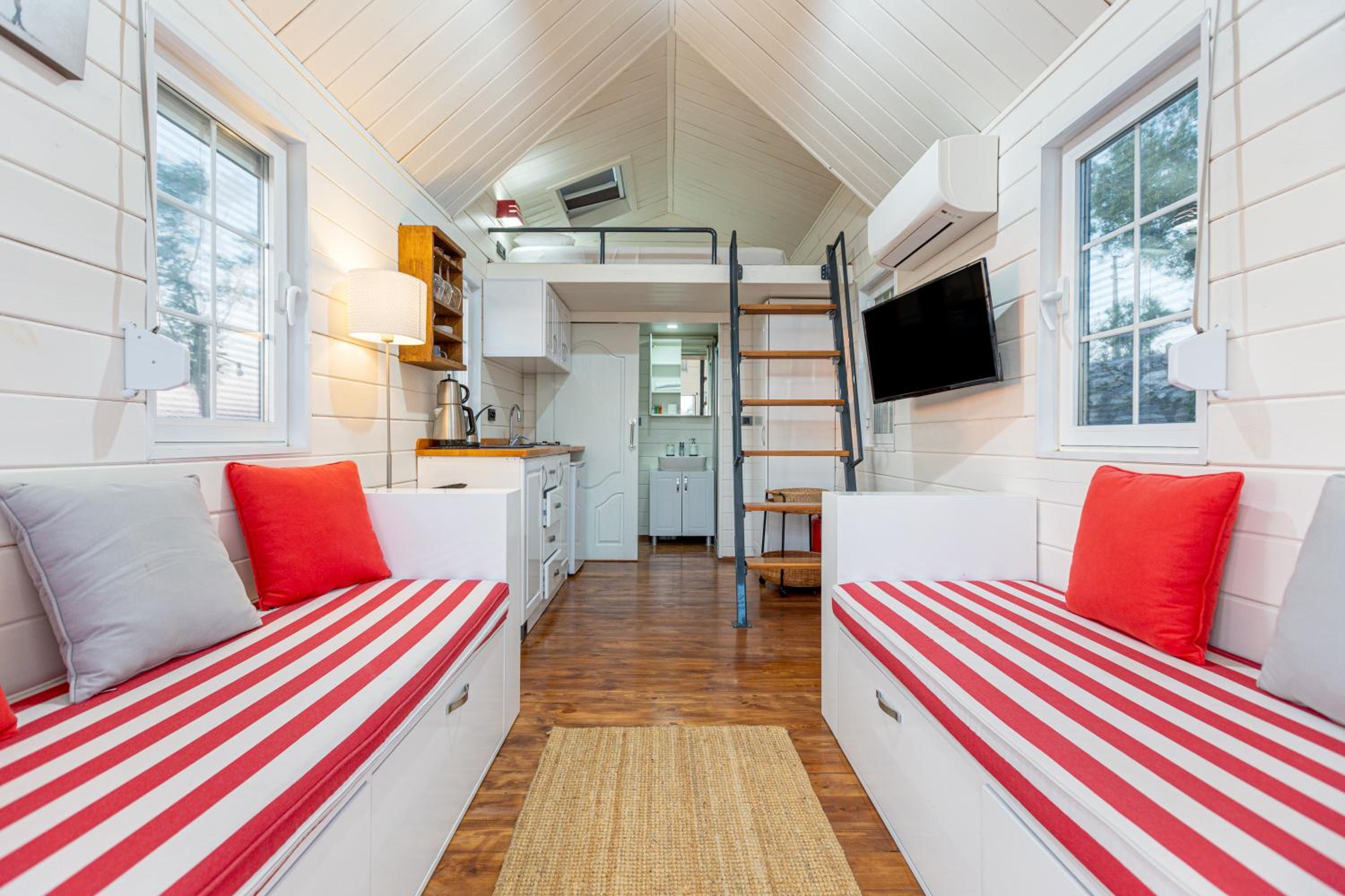 Bungalow with Garden View - Photo 1