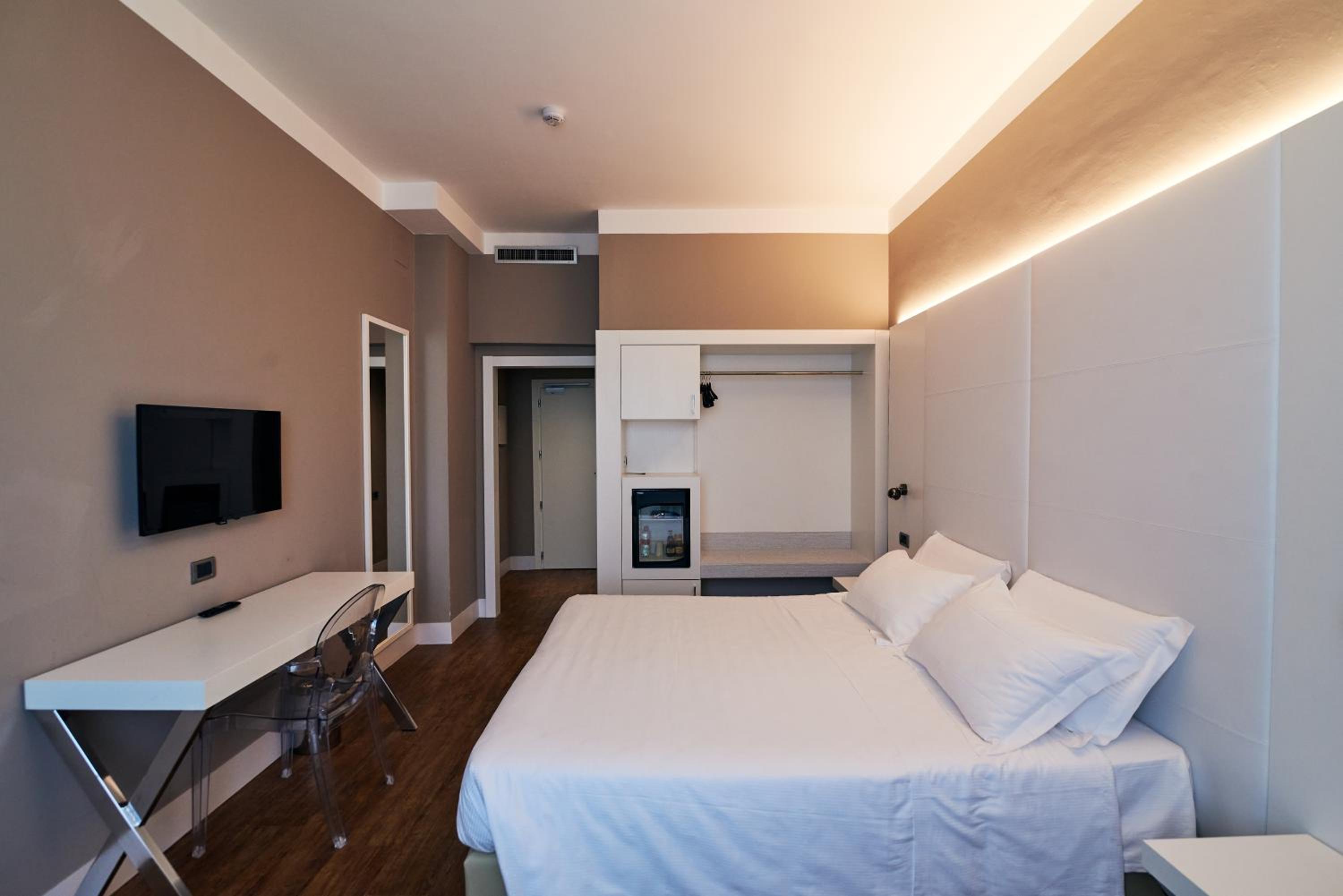 Superior Double or Twin Room photo 2