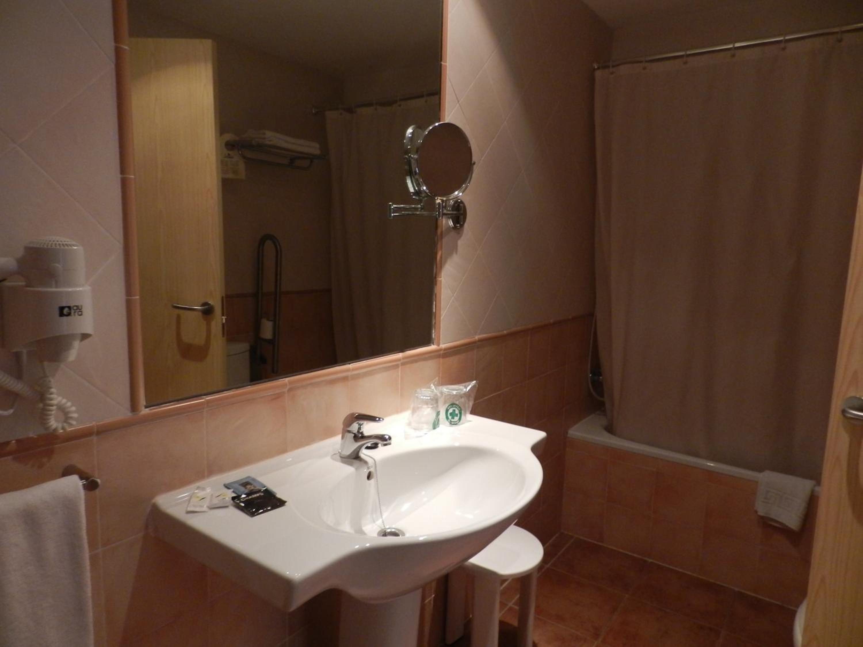 Double Standard Room - Photo 4