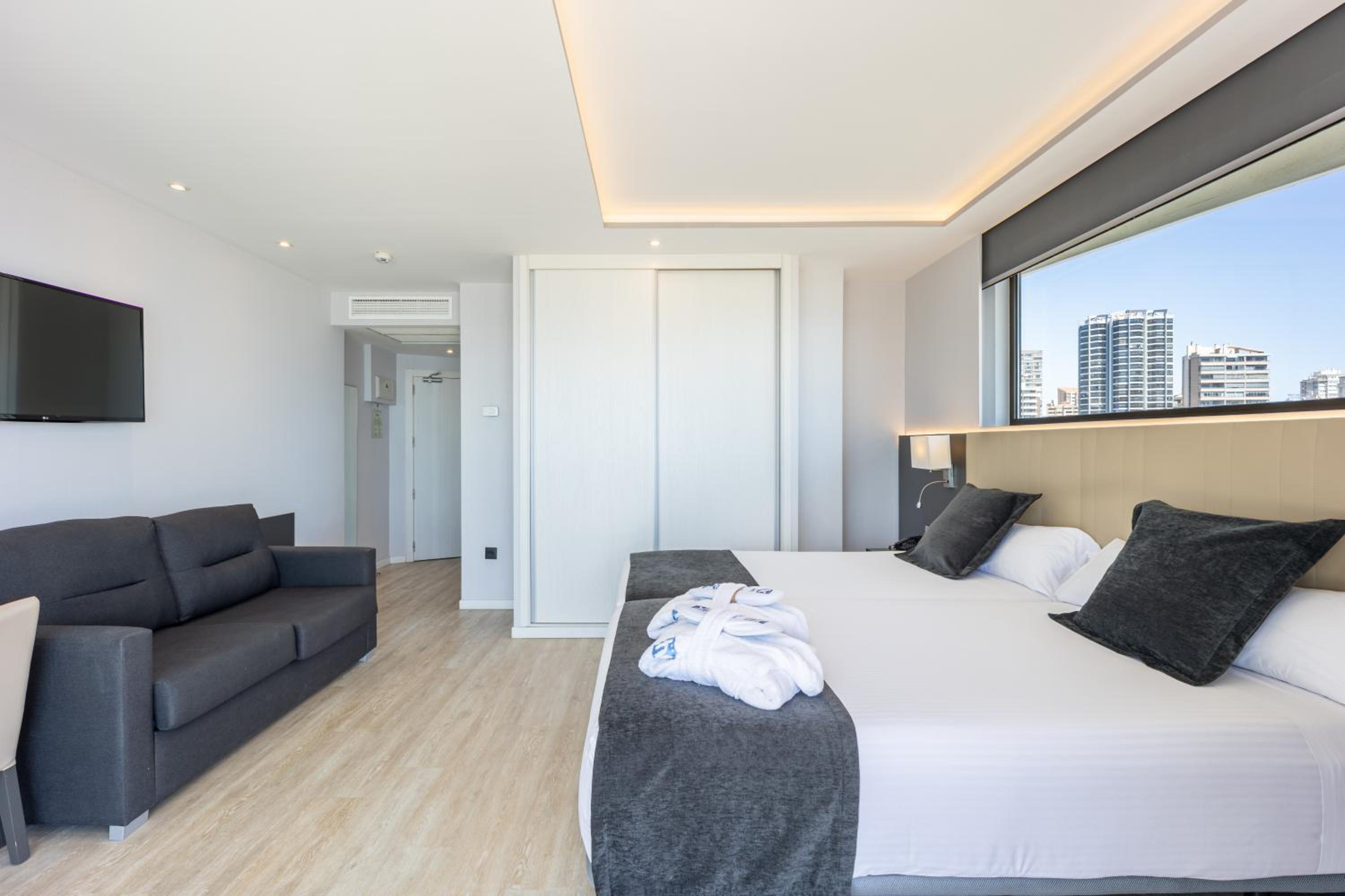 Deluxe Double or Twin Room with Ocean View - Photo 2