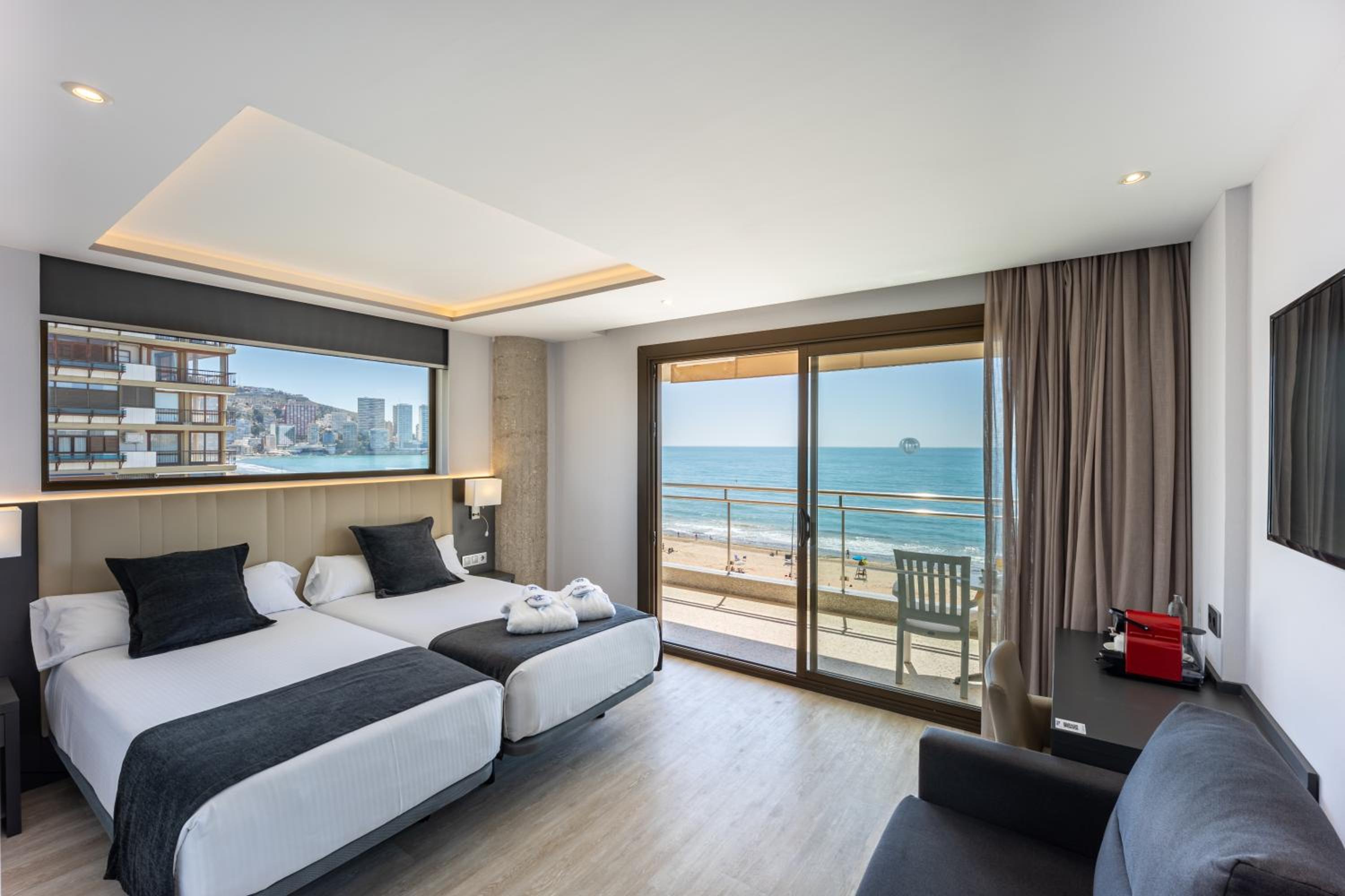  Deluxe Double or Twin Room with Ocean View - Photo 1