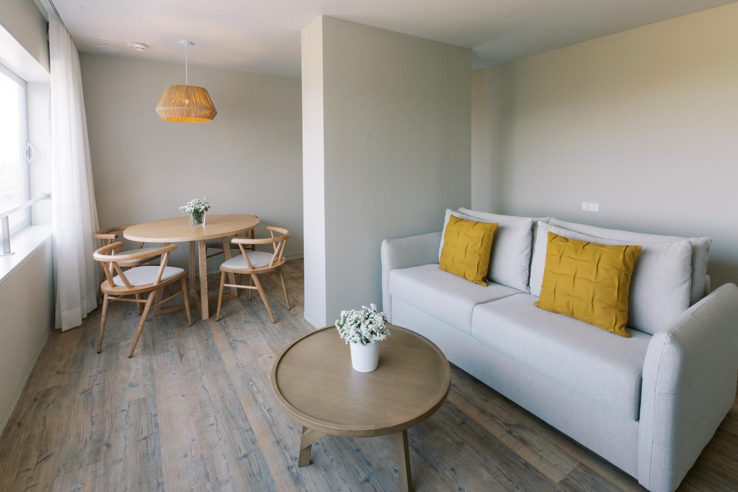 Suite - Photo 1