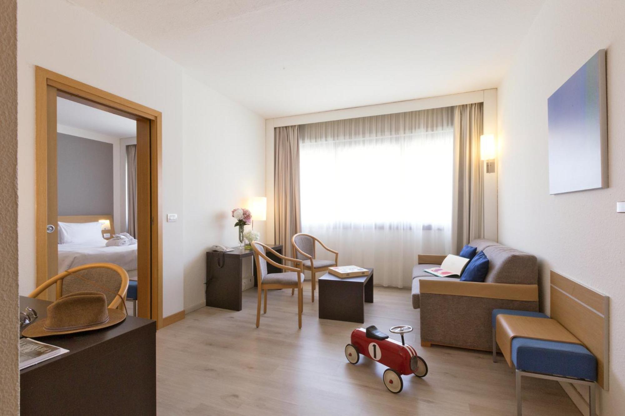 Family Suite - Photo 10