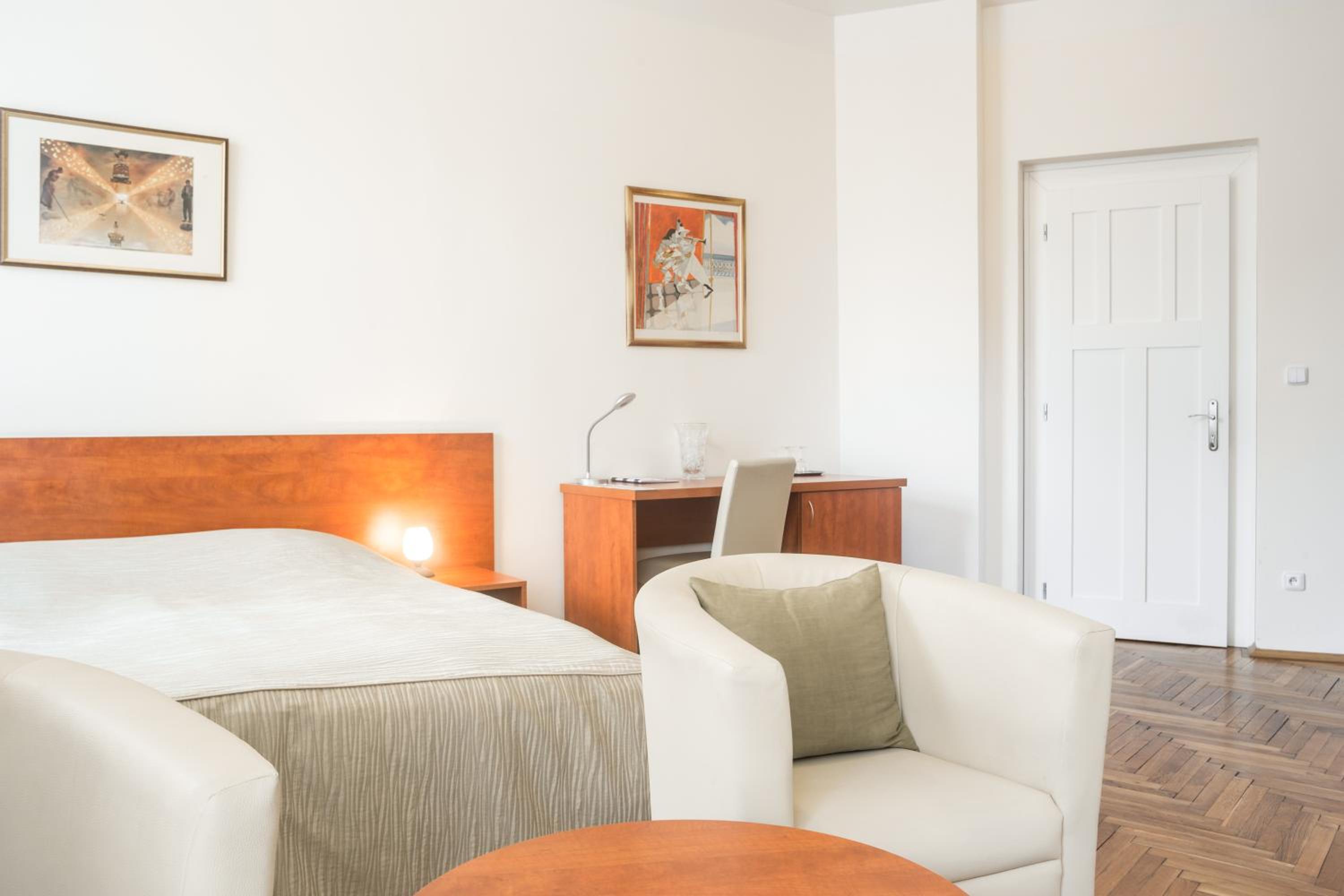 Deluxe Double Room with Balcony - Annex photo 1