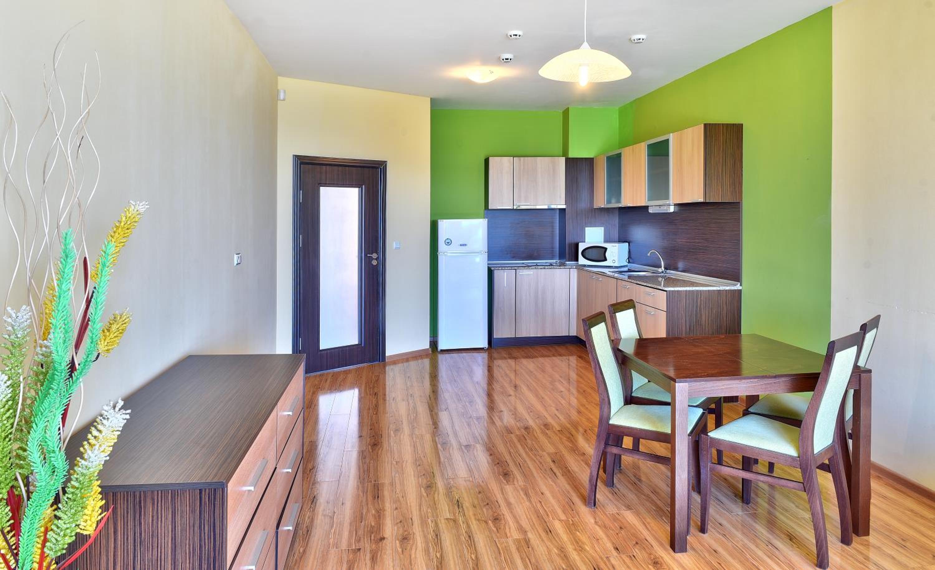 One-Bedroom Apartment with Balcony and Pool View - Free Access to Aquapark and Action Park - Photo 3