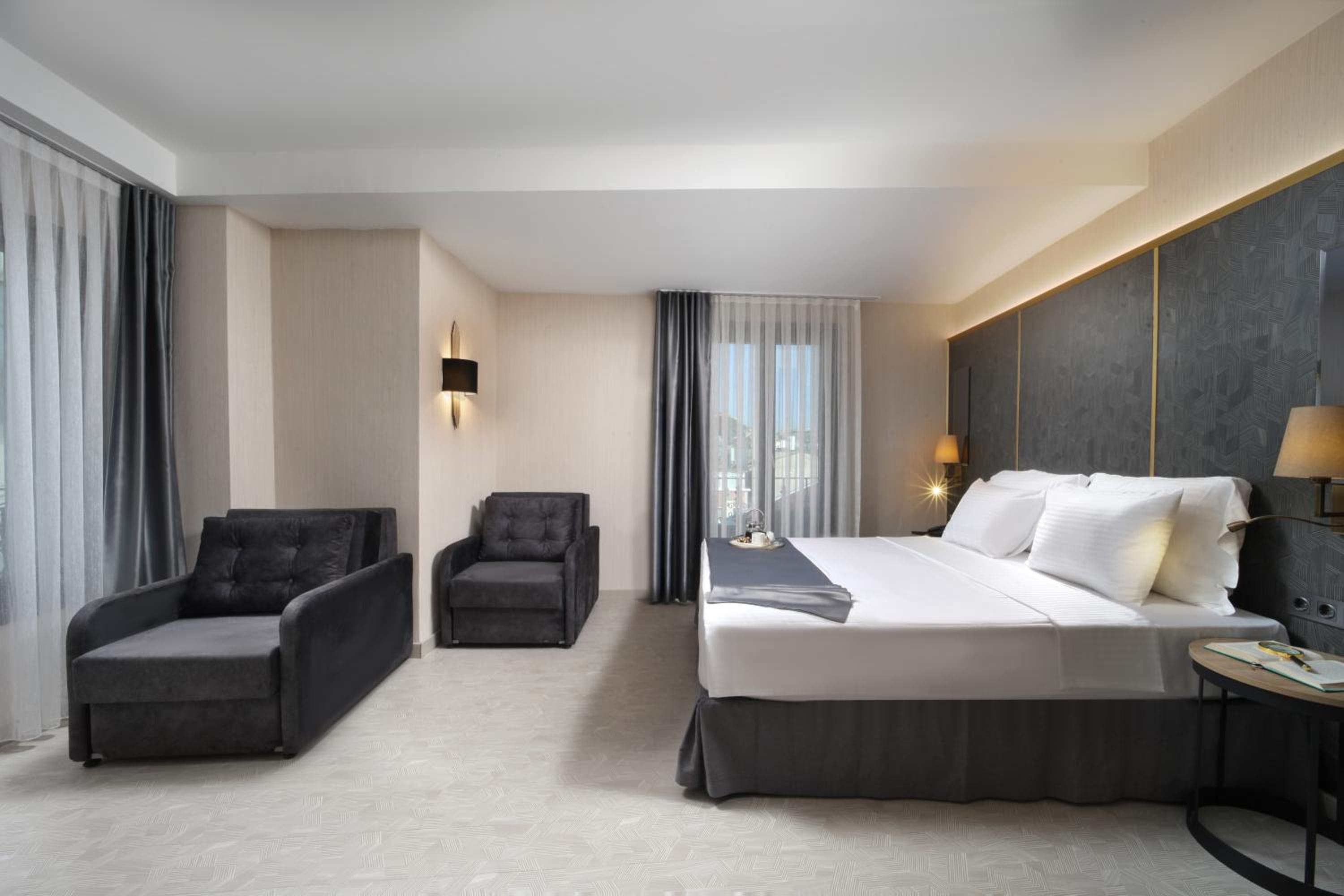 Luxury Deluxe Room with Balcony Turkish Hammam Sink  photo 1