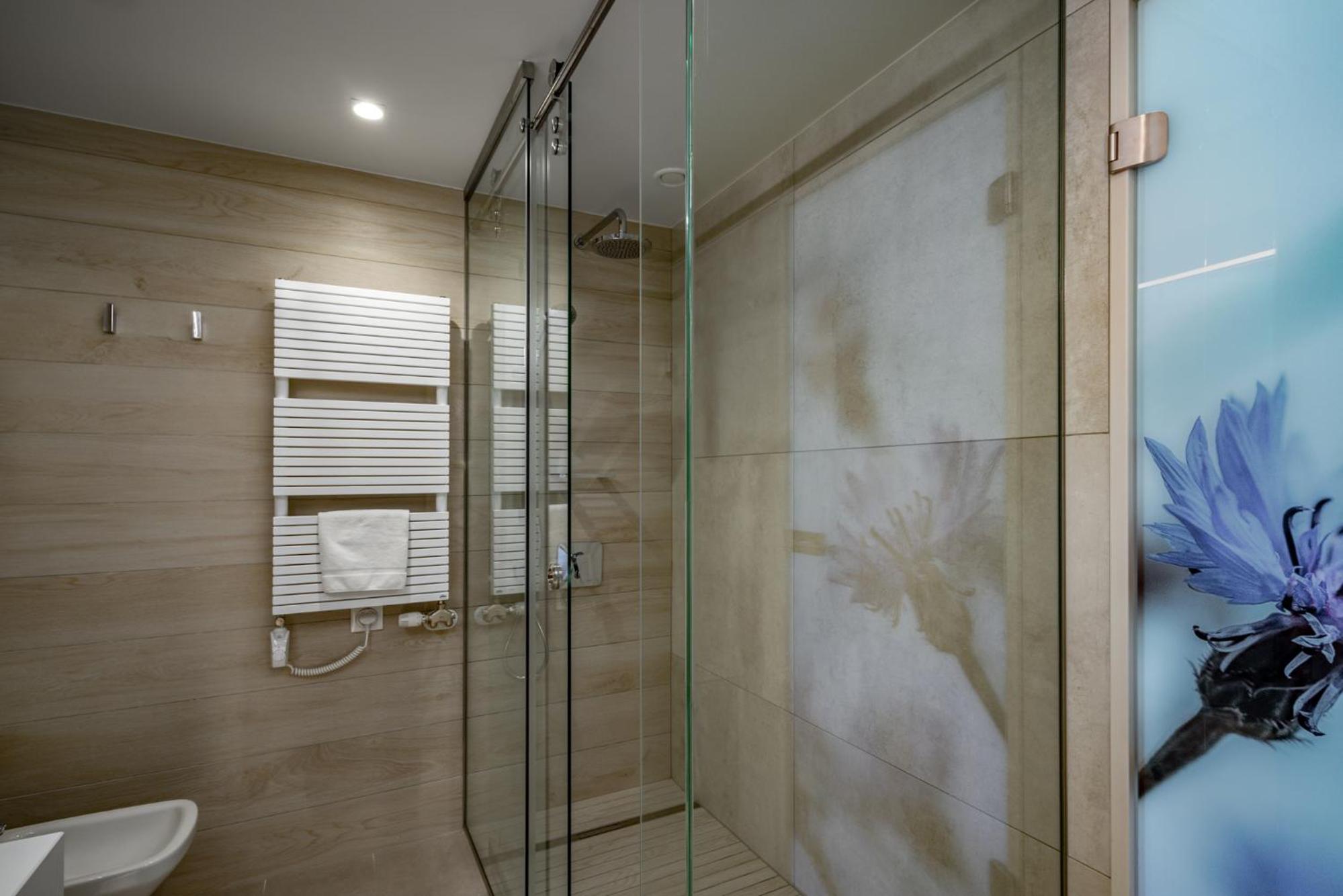 Suite with Wellness and Fitness Access