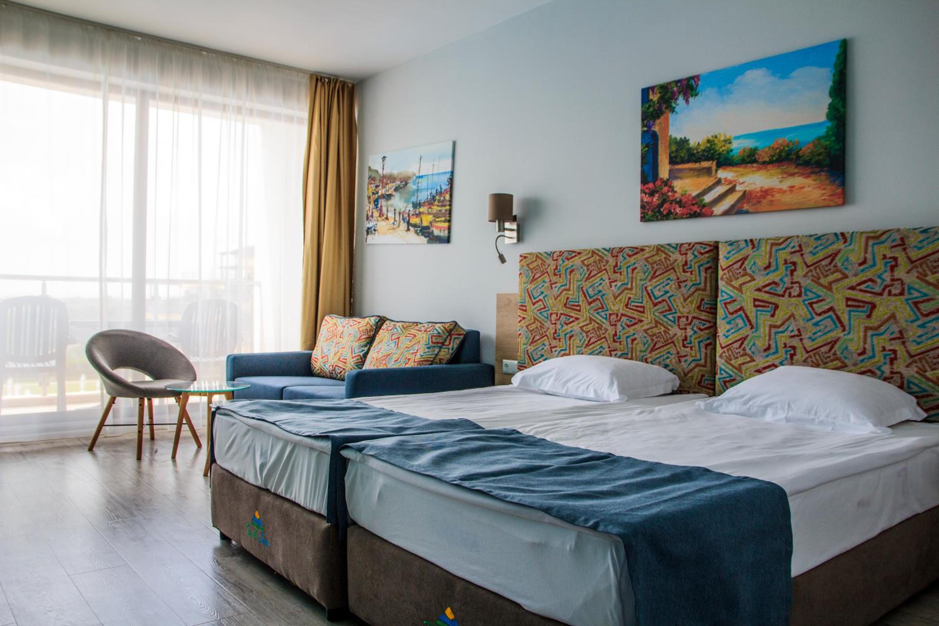 Deluxe Twin Room with Balcony and Sea View - Free Access to Aquapark and Action Park - Photo 5