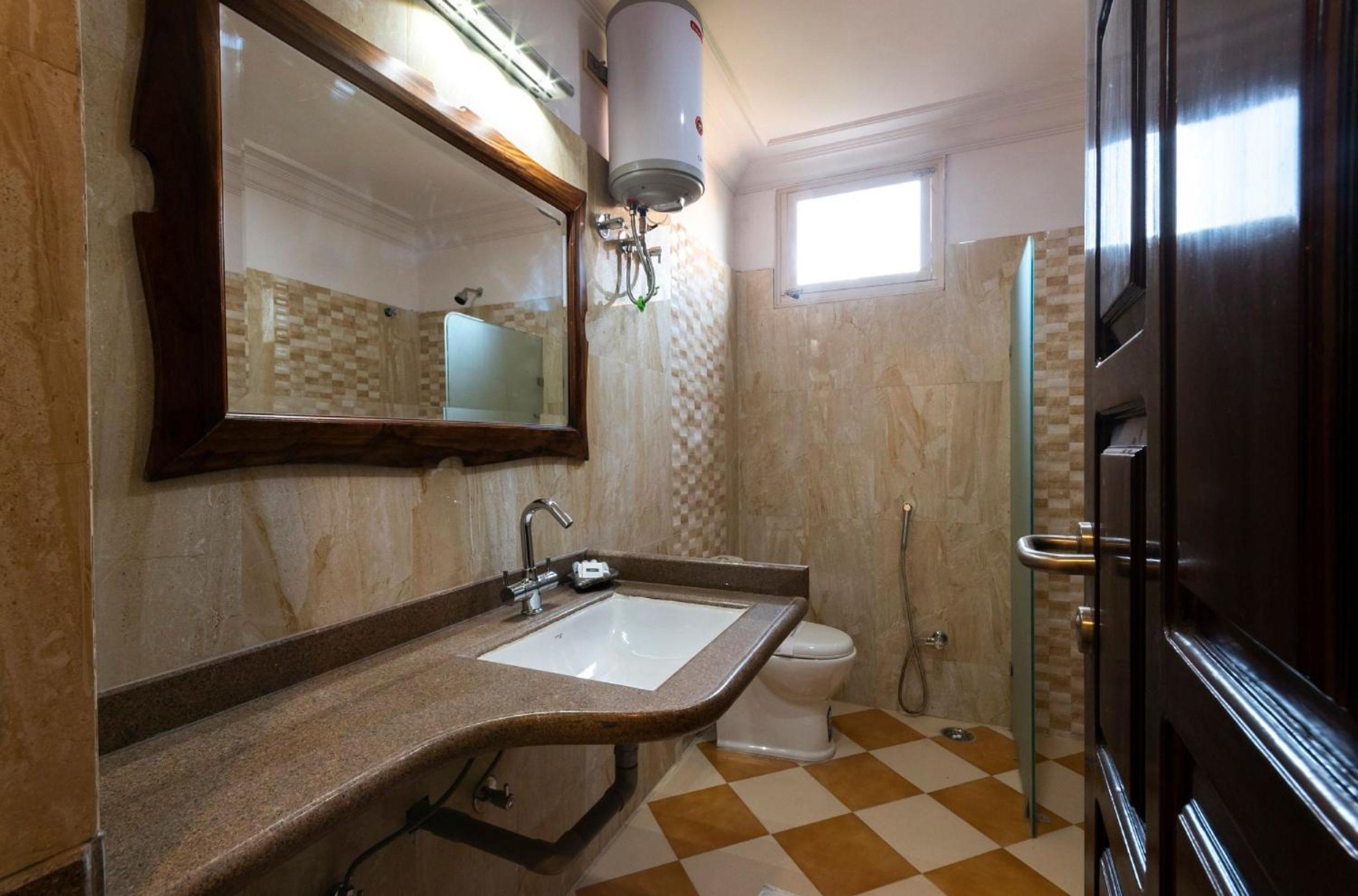 Deluxe Double or Twin Room with Balcony photo 3
