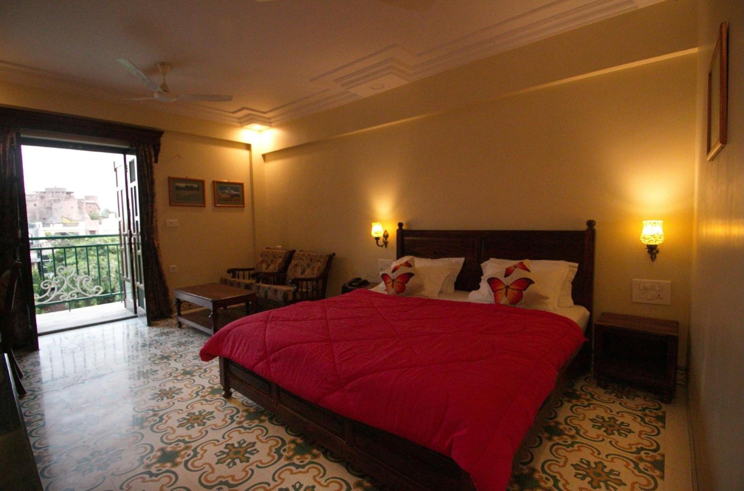 Deluxe Double or Twin Room with Balcony photo 2