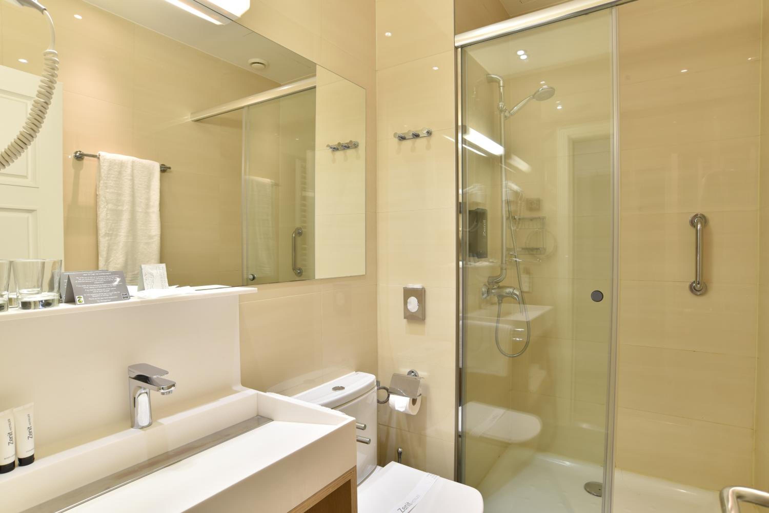 Standard Double Room - Photo 7