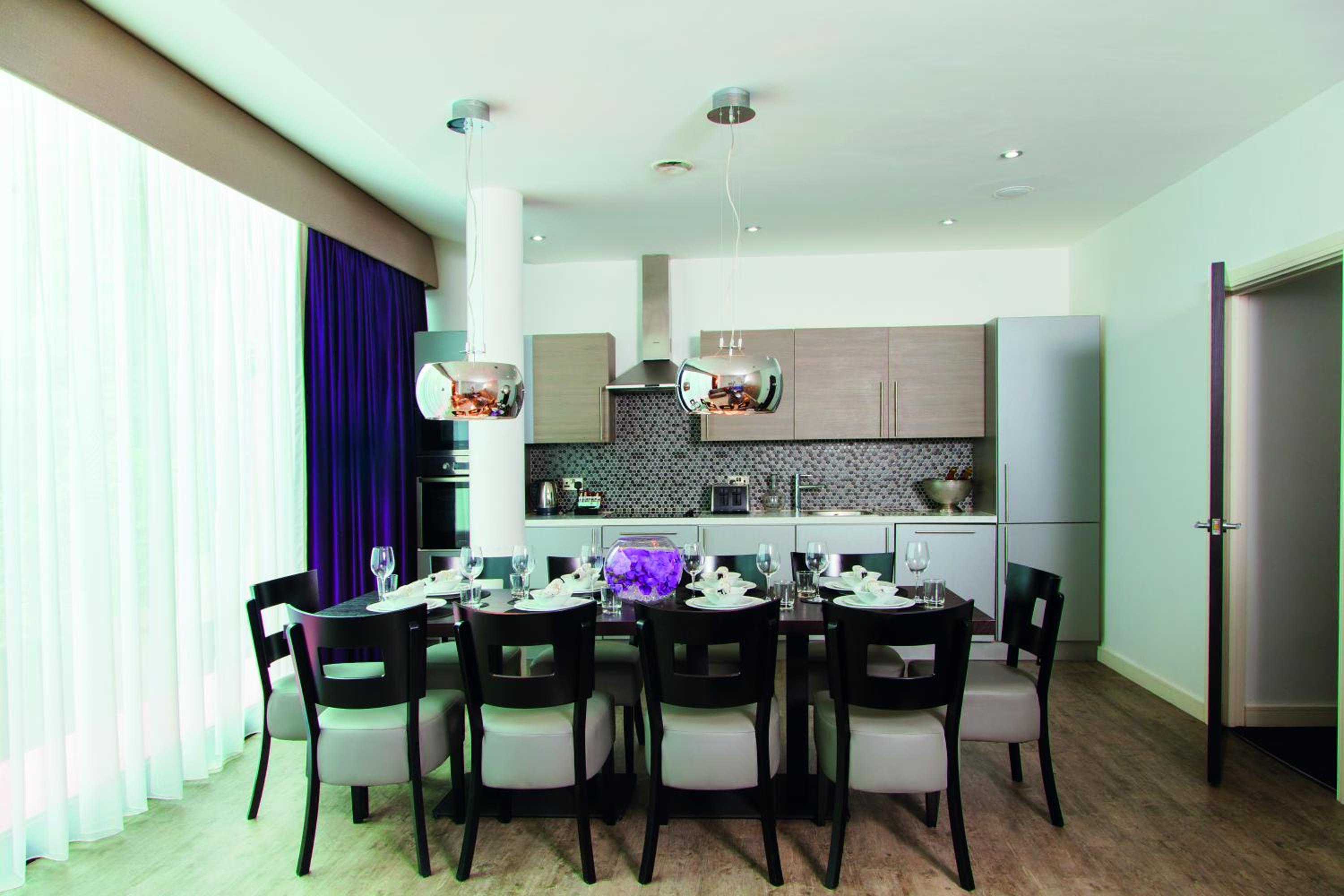 Two Bedroom Super-Luxe (Sleeps 10)