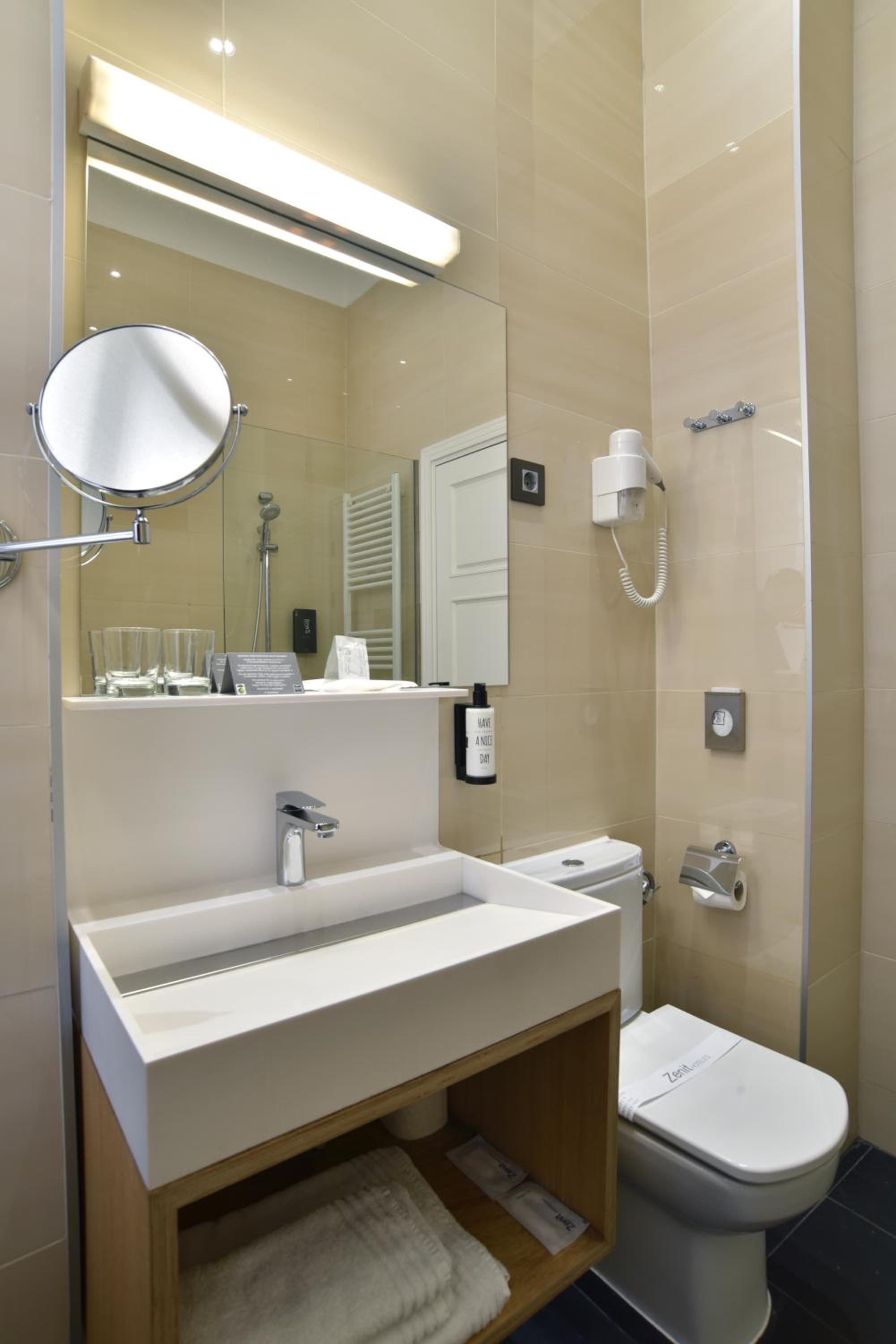 Standard Double Room with Extra Bed thumbnail 5