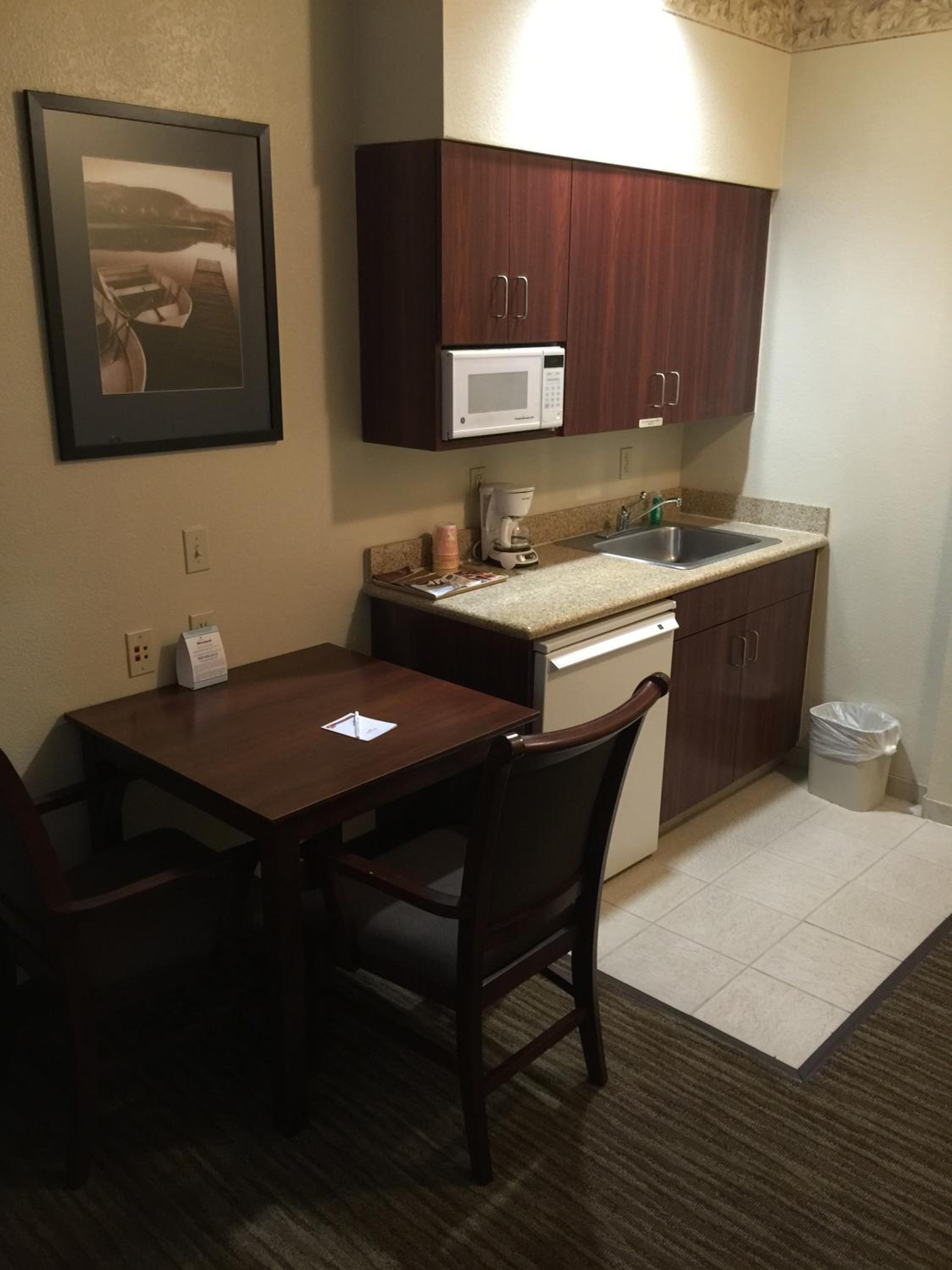 Studio King Suite with Sofa Bed - Non-Smoking - Photo 9