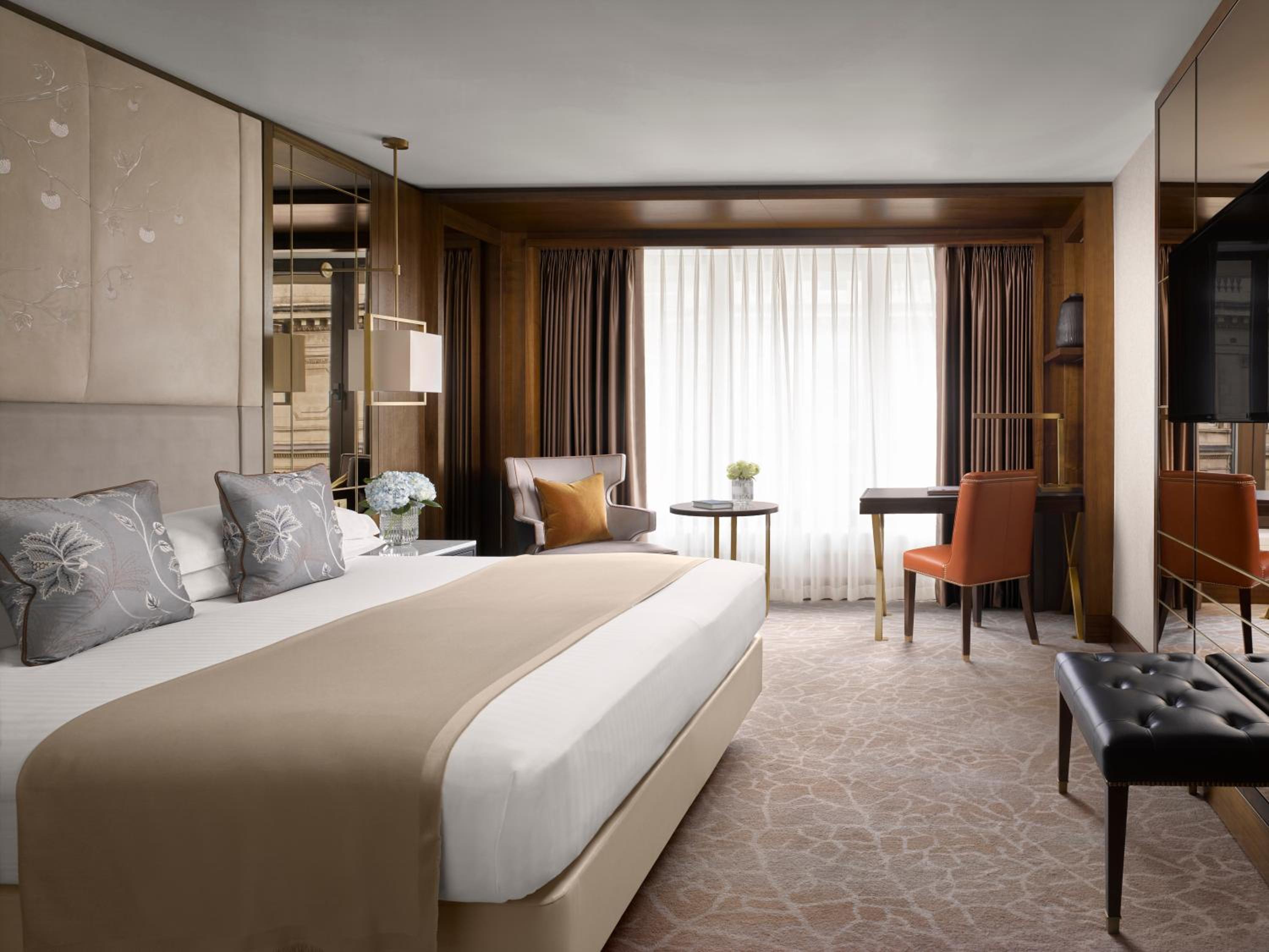Classic King Room - Mayfair Floor photo 2