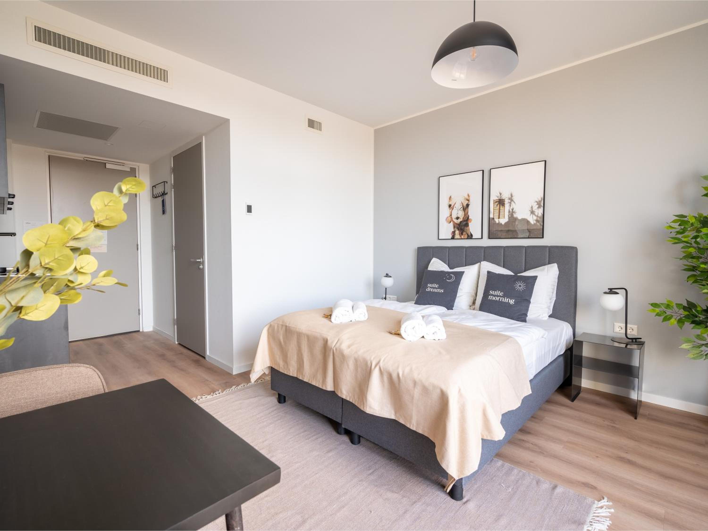 Suite with Balcony - Photo 13