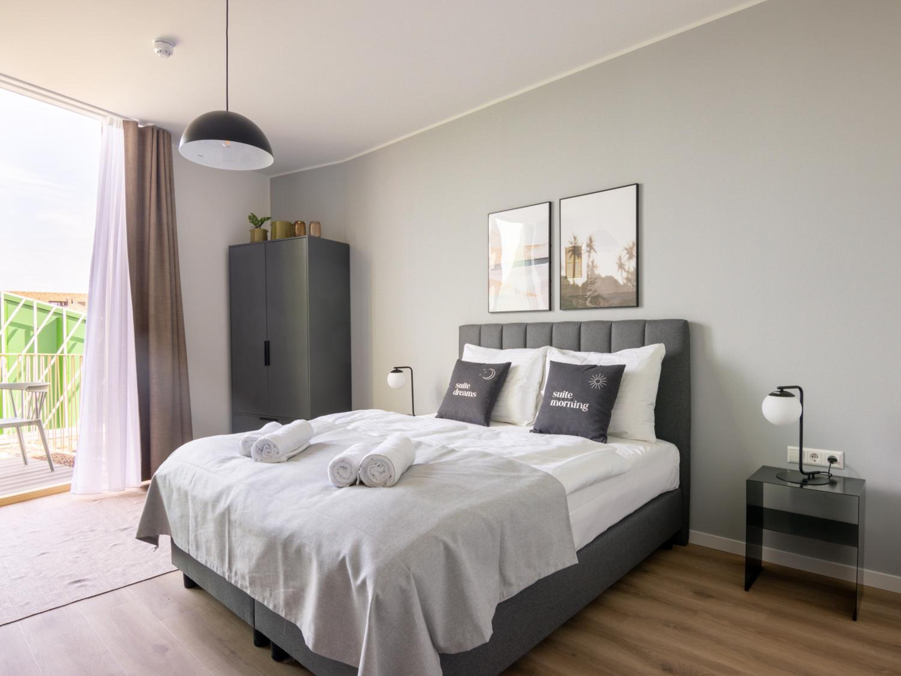 Suite with Balcony - Photo 6