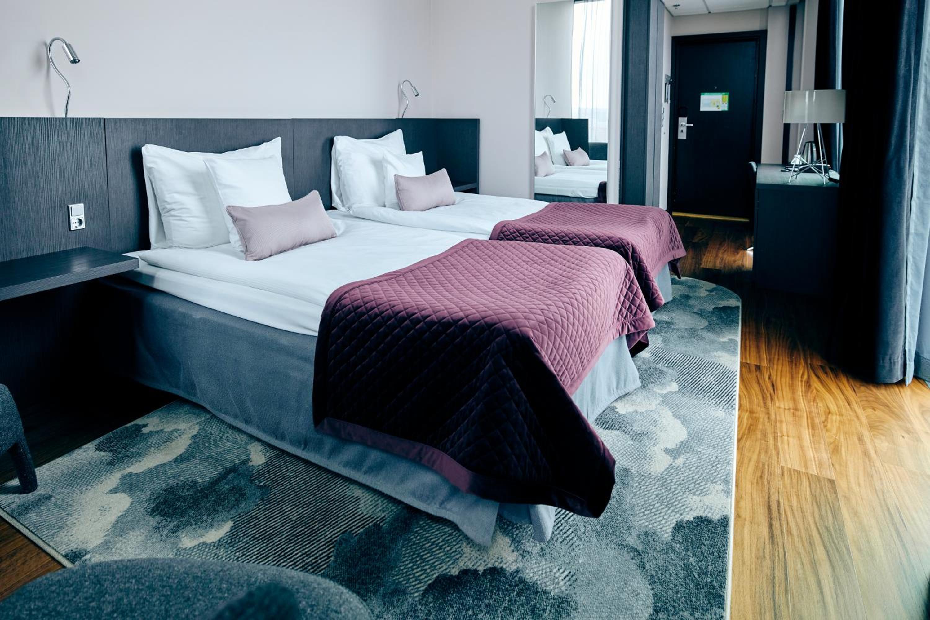 Superior Room with City View - Photo 7