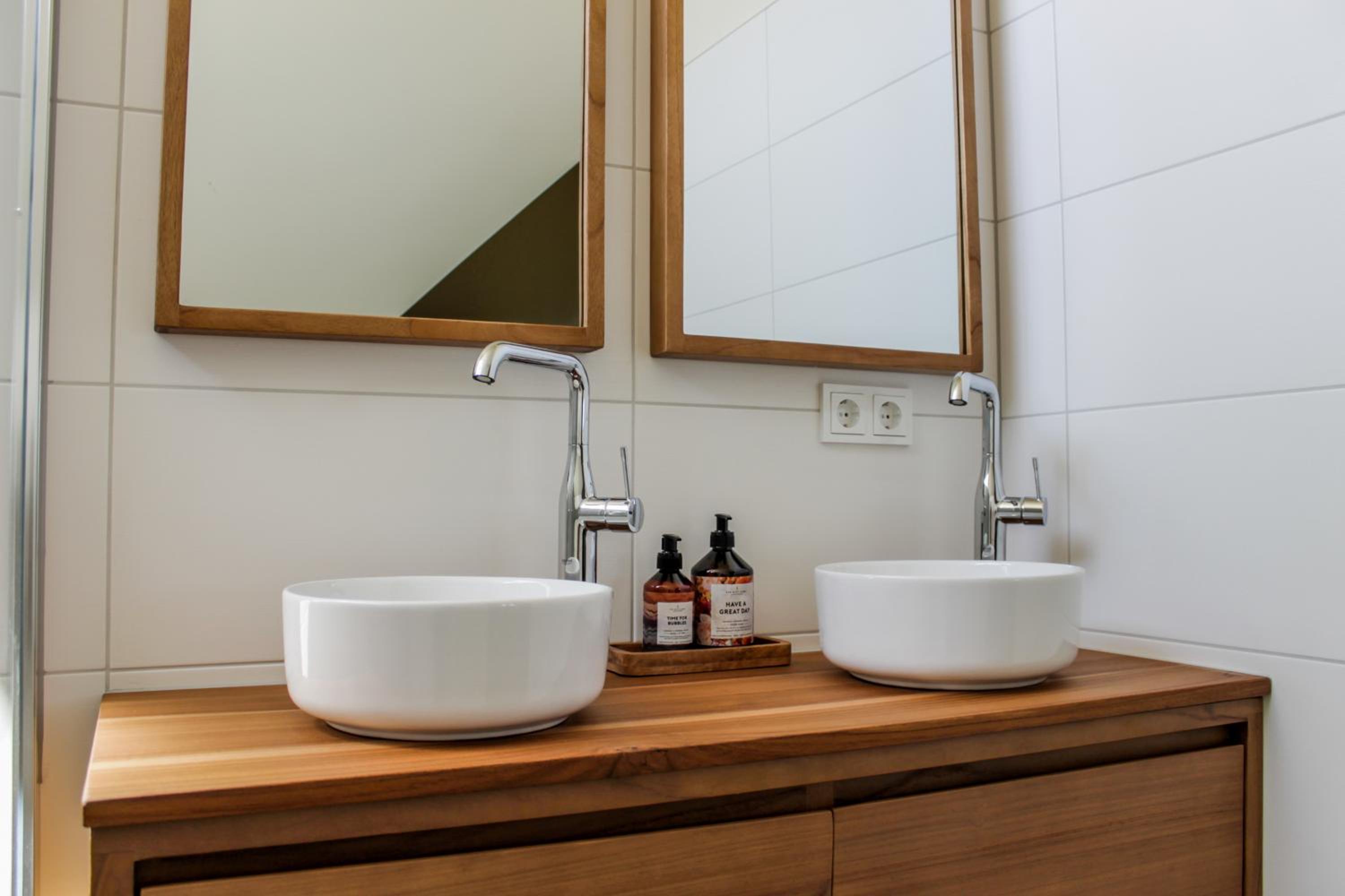 Deluxe Double Room with Bath photo 2