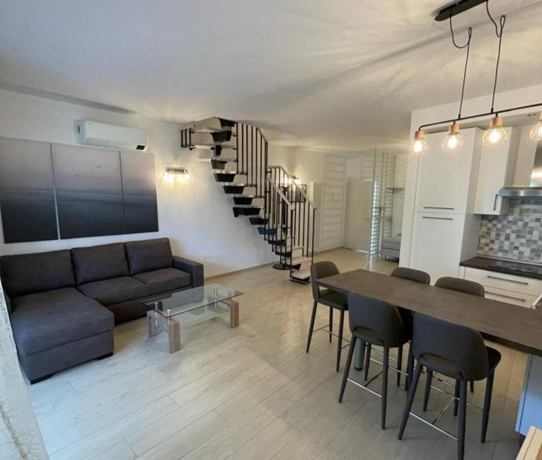 Maisonette photo 1