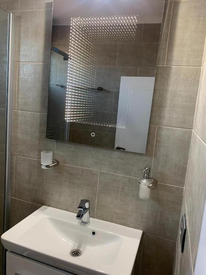 Deluxe Double Room - Photo 6