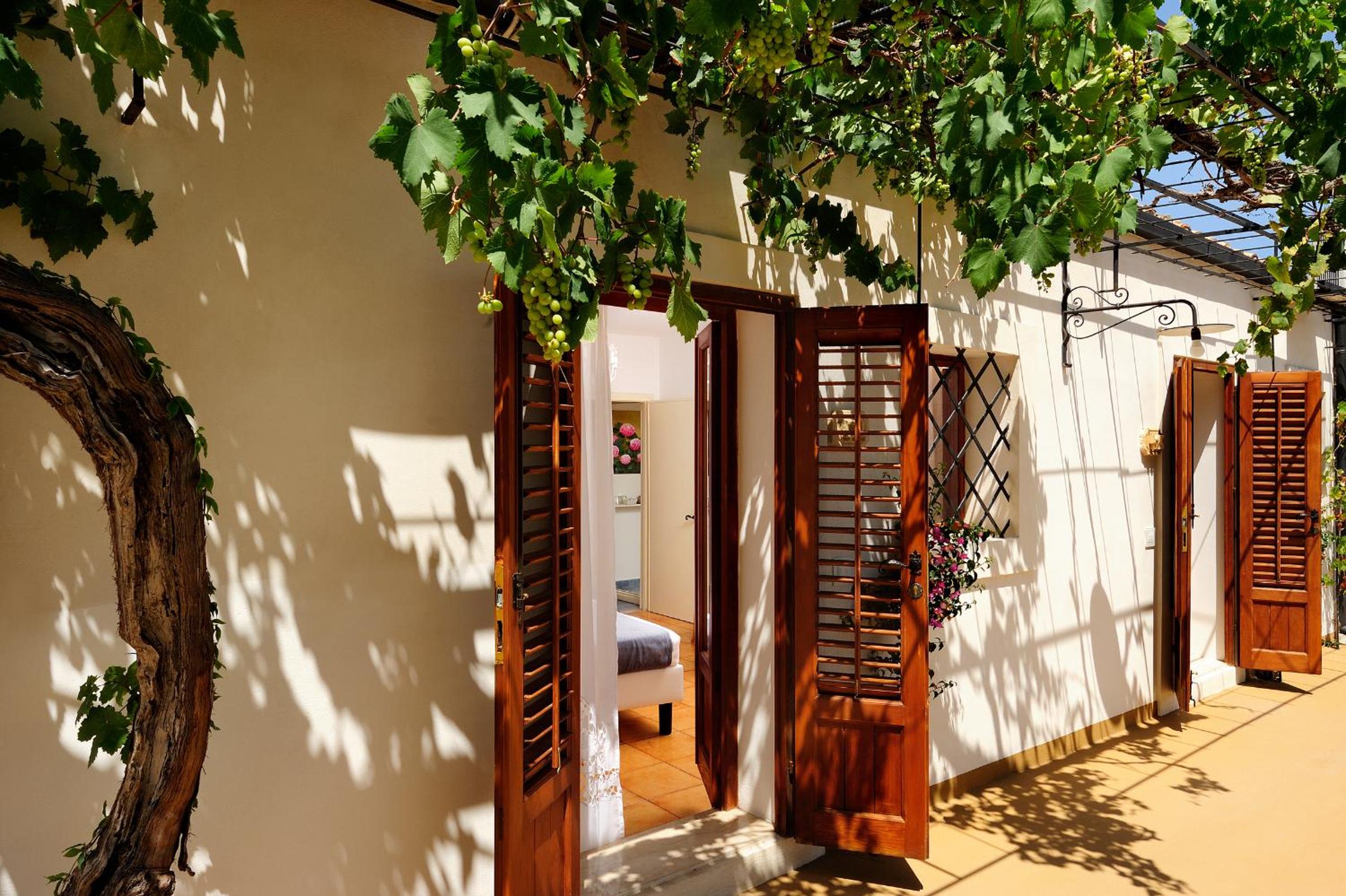 Standard Double or Twin Room - Photo 6