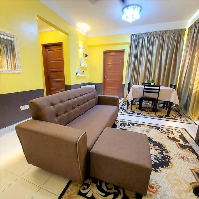 Three-Bedroom Apartment photo 1