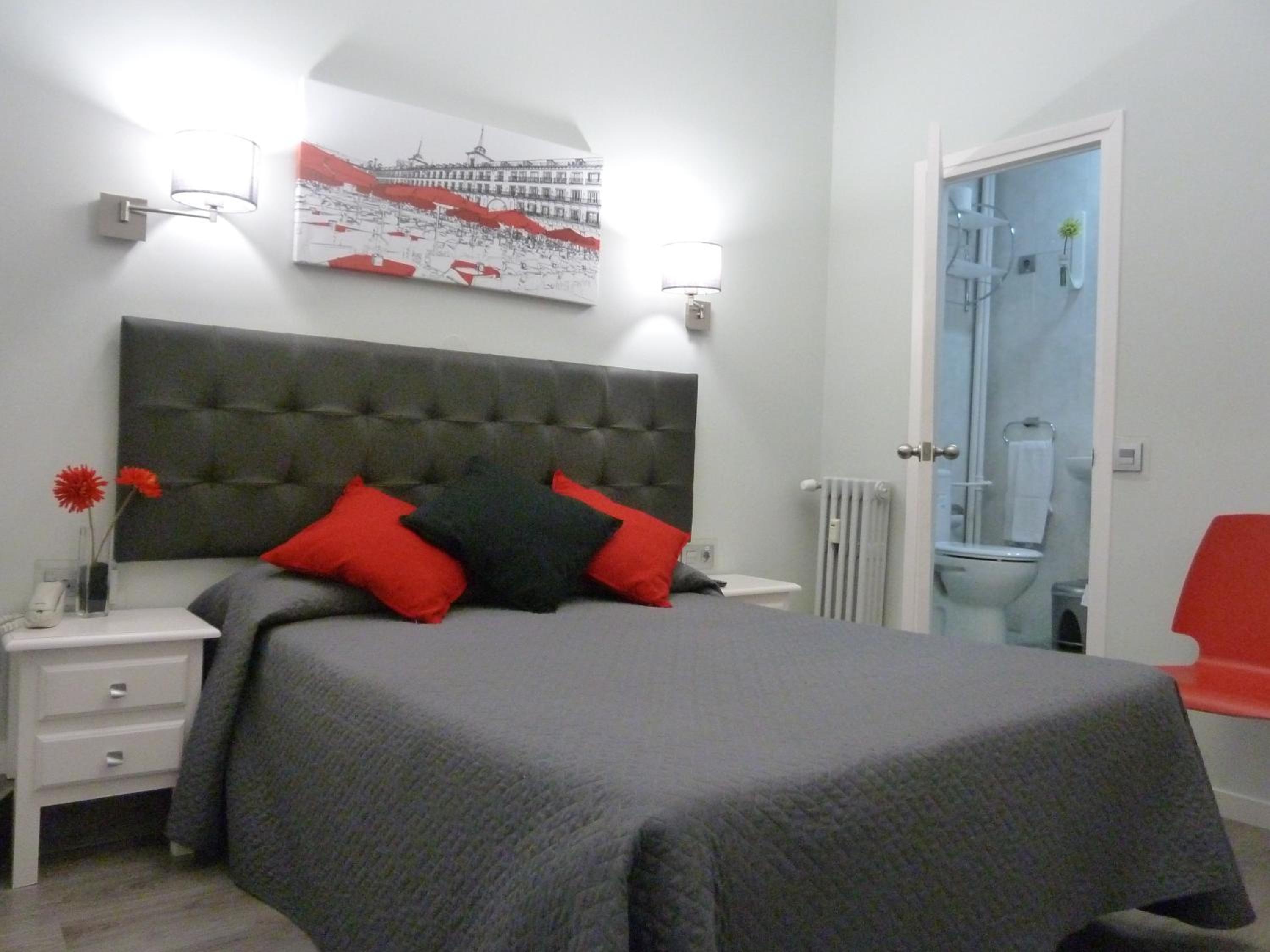 Double Room - Photo 19