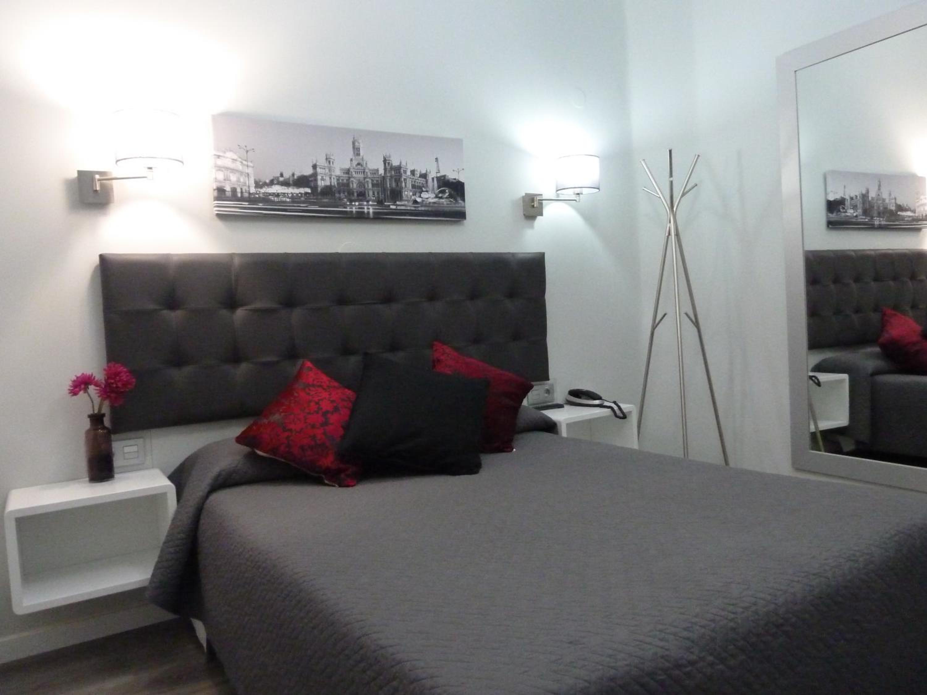 Double Room - Photo 18