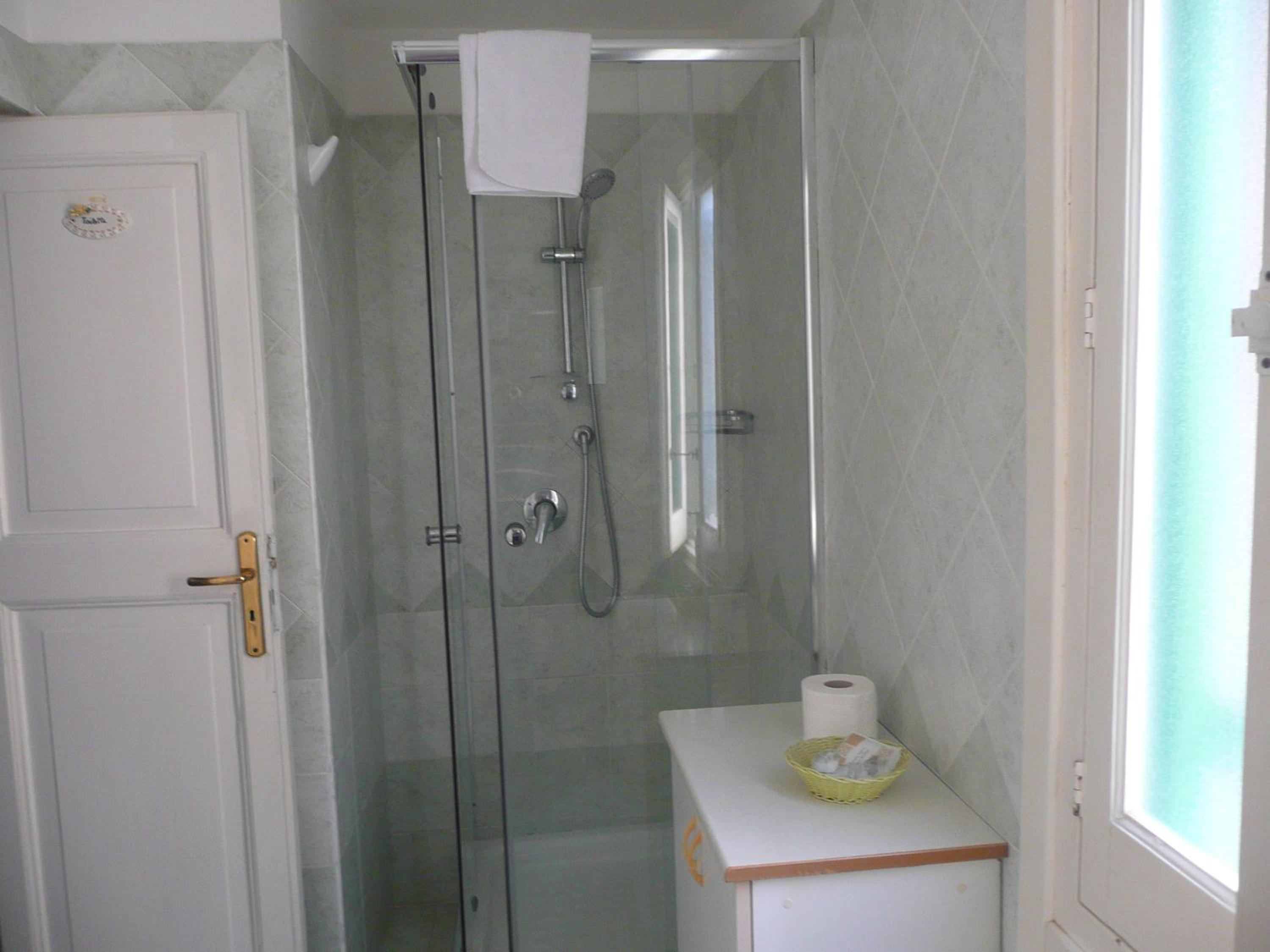 Superior Double Room with Sea View - Photo 11