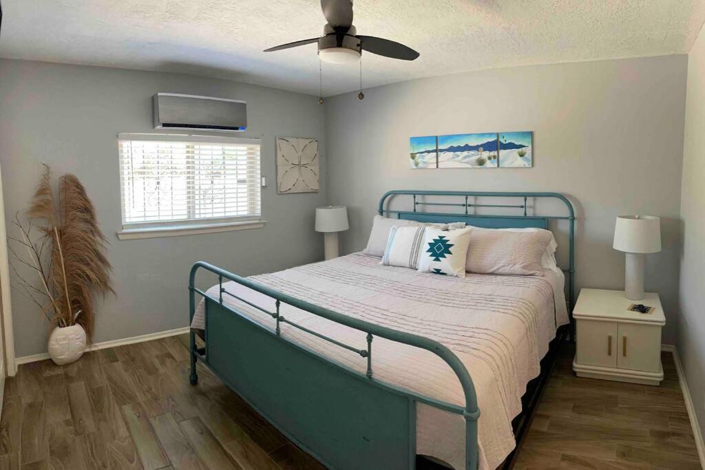 Three-Bedroom House photo 2