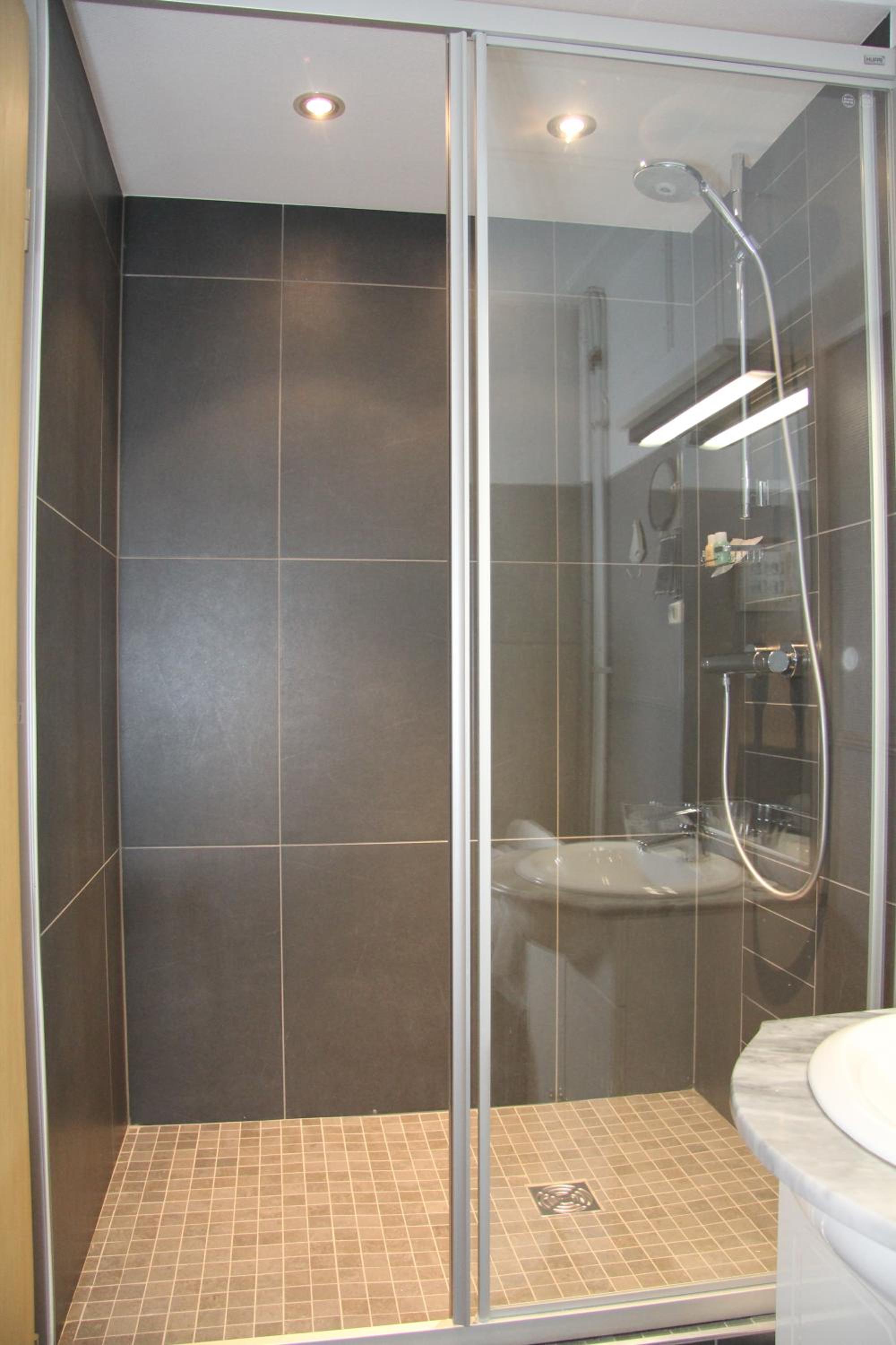 Standard Twin Room photo 2