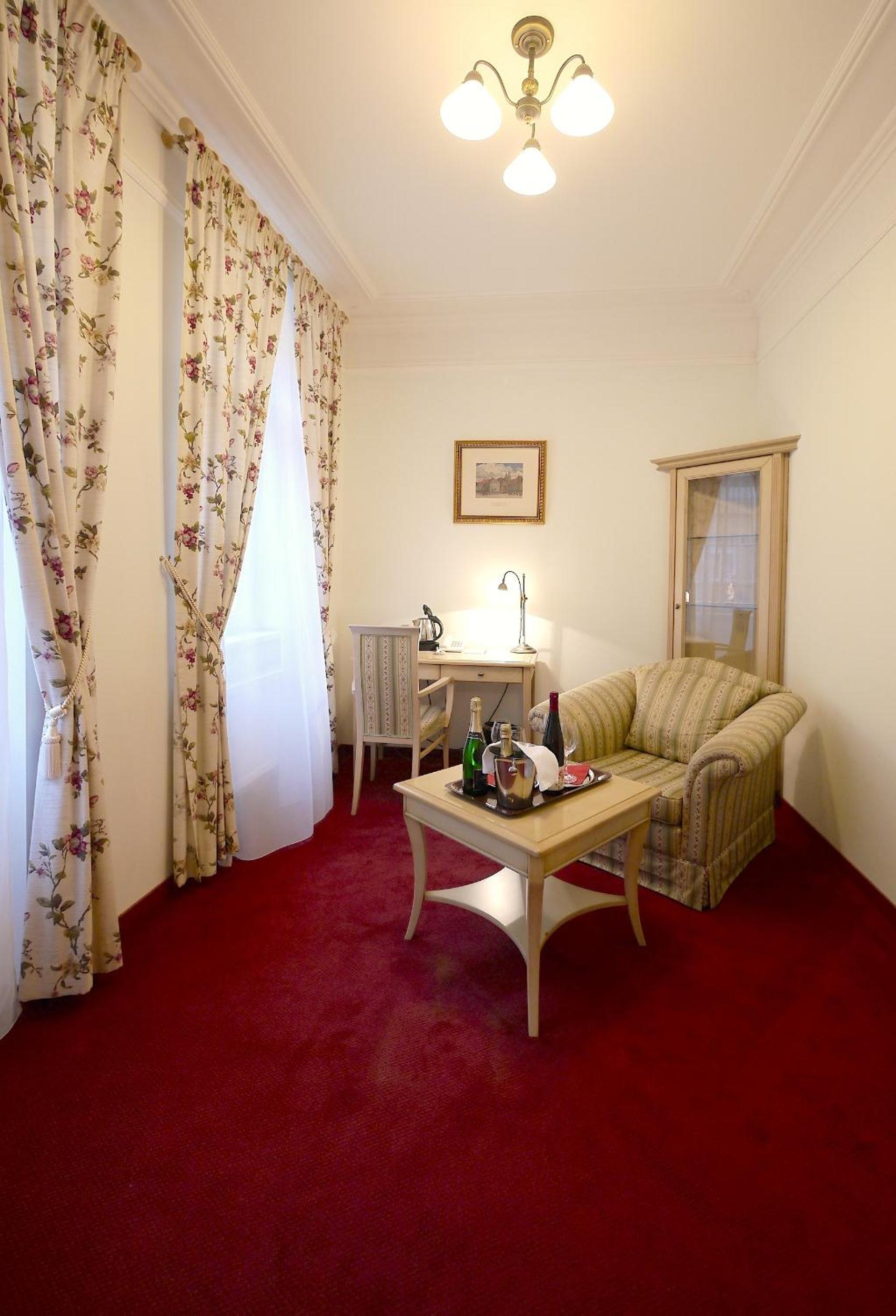 Deluxe Double Room or Twin Room with Wellness and Swimming Pool Access - Photo 7