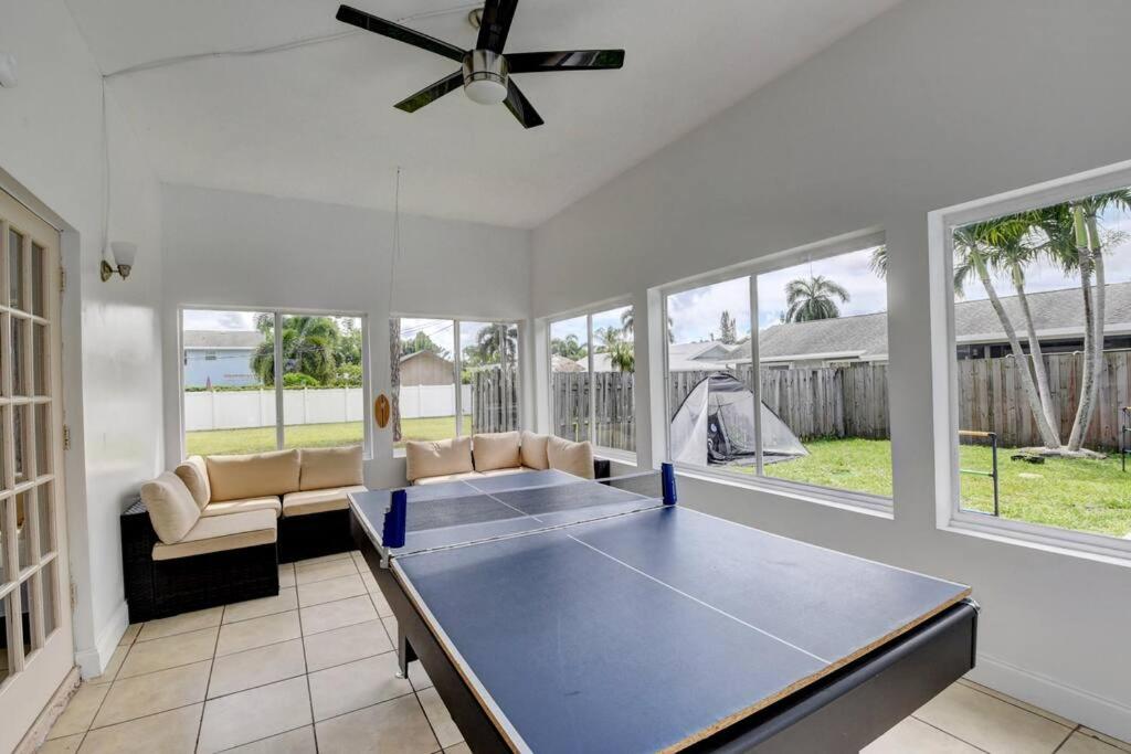 Five-Bedroom House photo 3